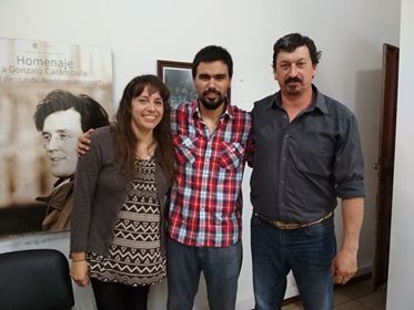 Locaciones Canarias y Dirección General de Cultura entregando el Premio Desafío Playas-Detour a Facundo Sosa