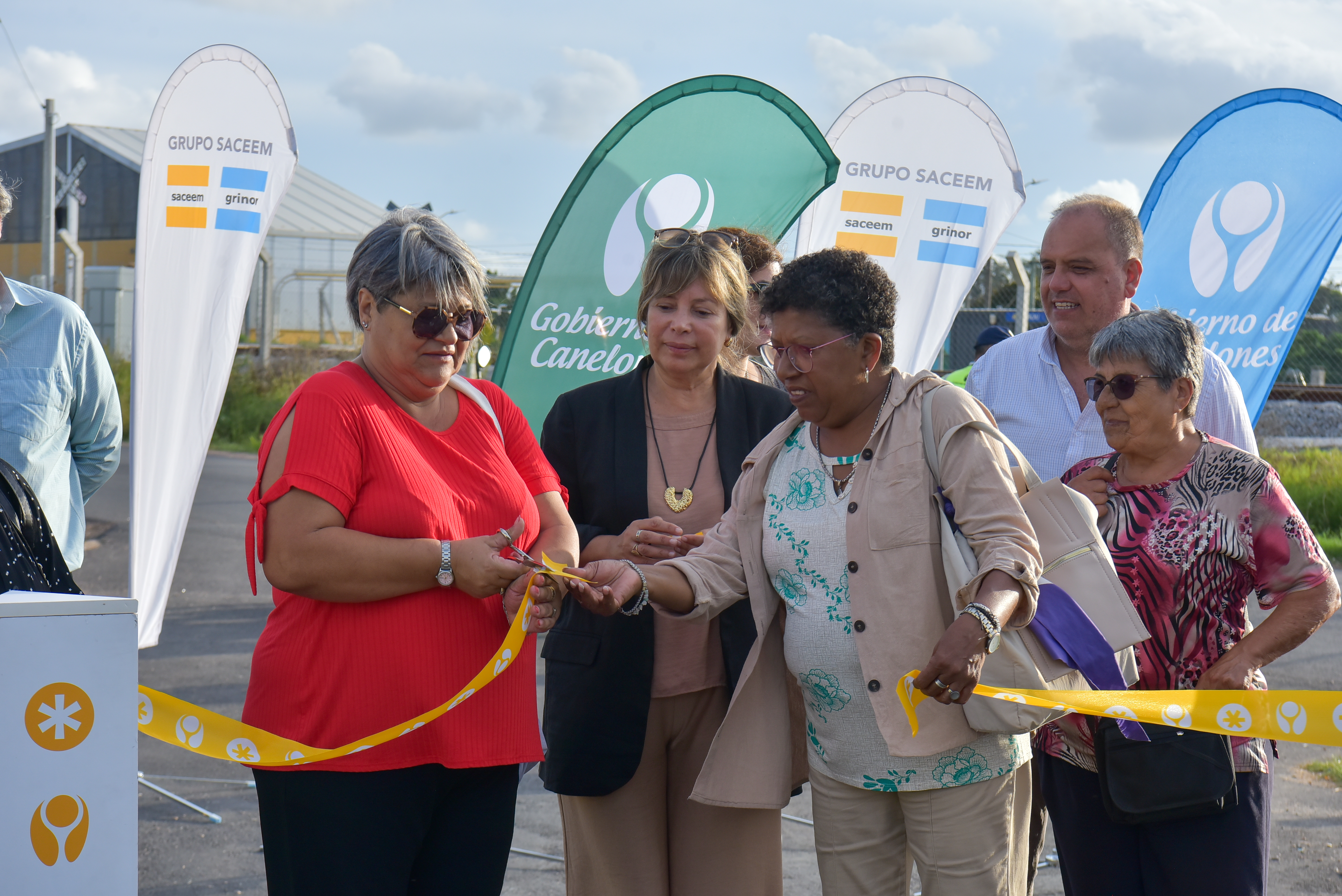 Inauguración de obras de infraestructura vial e hidráulica en el barrio San Francisco del Municipio 18 de Mayo