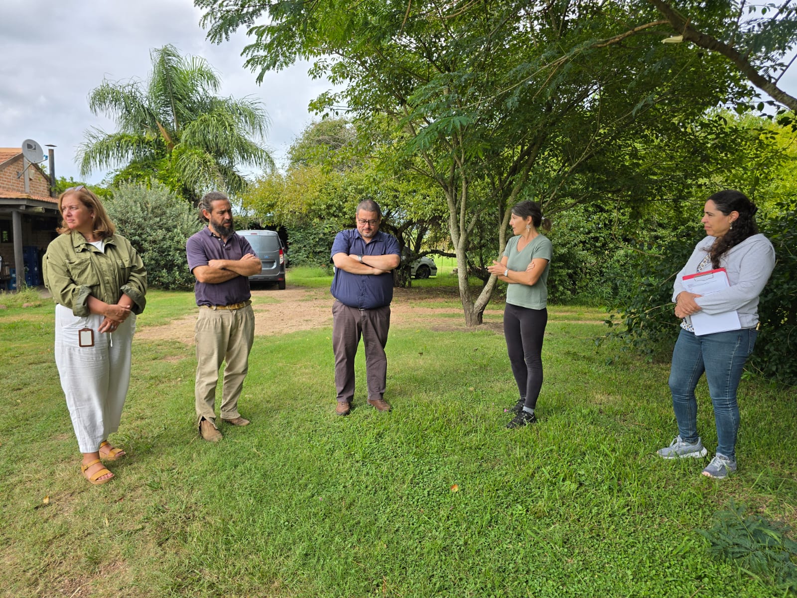 Intendencia de Canelones entrega árboles nativos a productores de la cuenca del río Santa Lucía