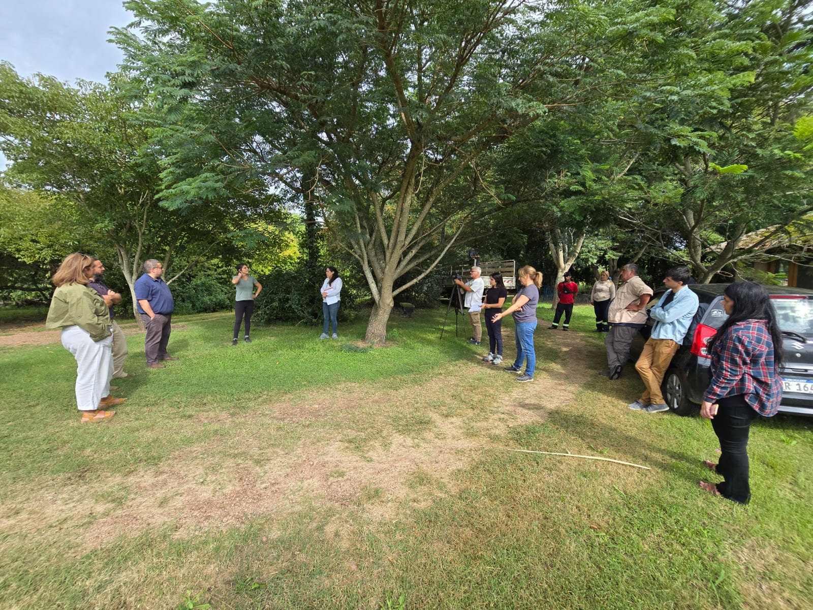 Intendencia de Canelones entrega árboles nativos a productores de la cuenca del río Santa Lucía