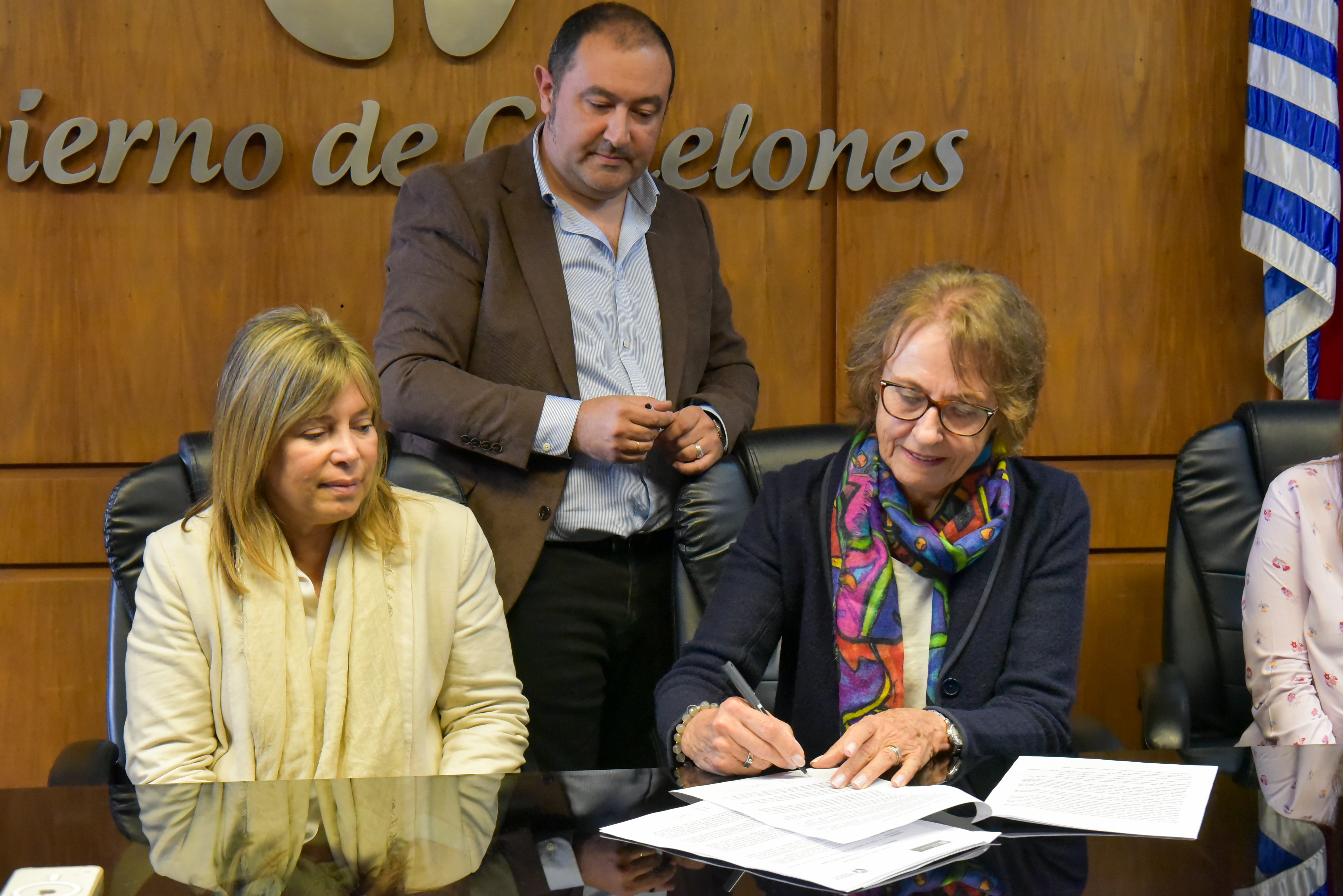 Intendencia de Canelones y Aldeas Infantiles SOS firmaron convenio para impulsar políticas de infancia e inclusión social