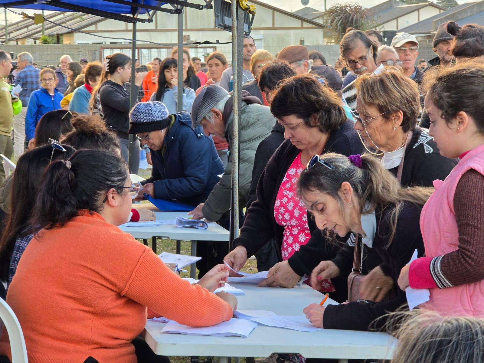Nueva entrega contenedores para la gestión de residuos domiciliarios en Santa Lucía