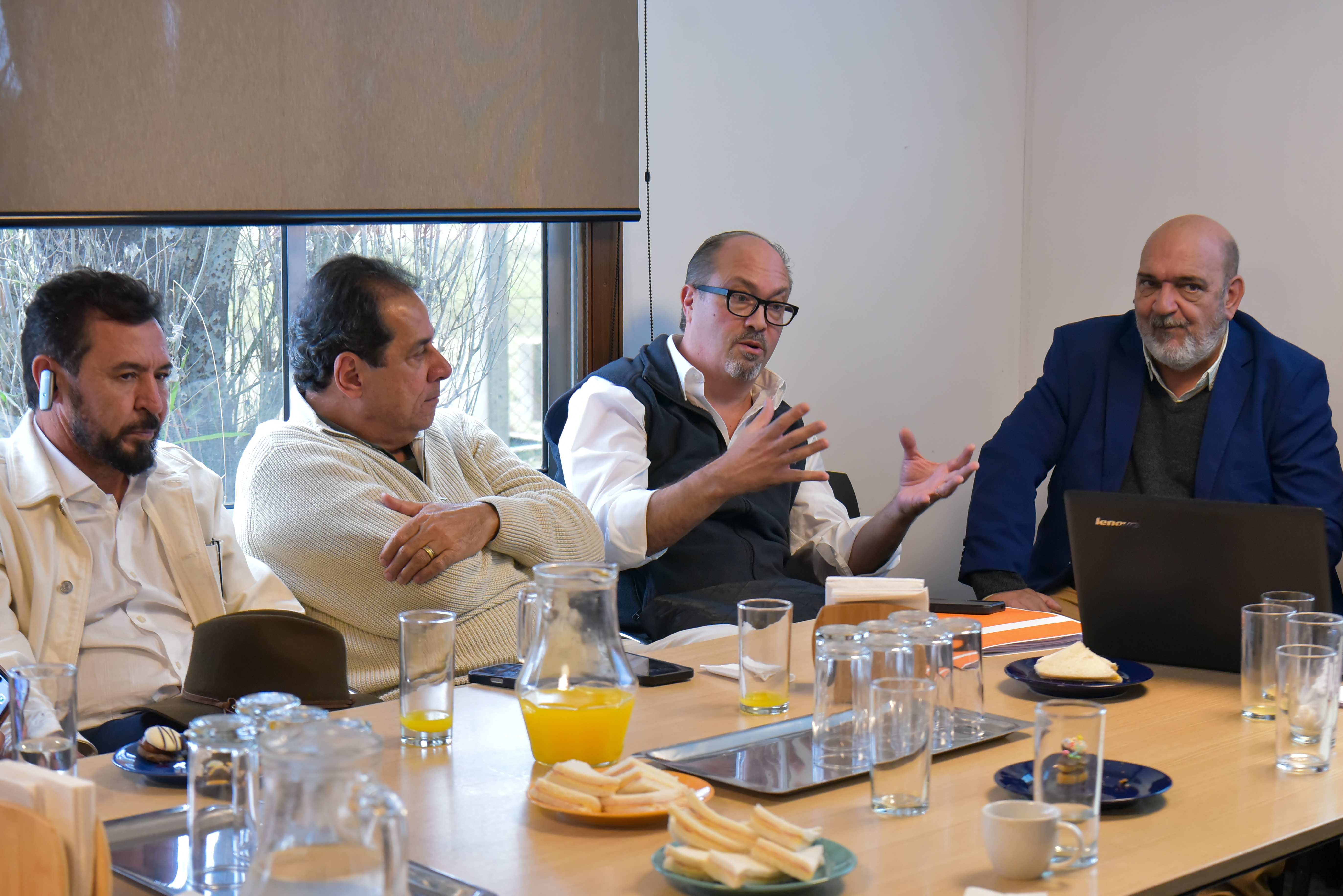 Autoridades de Canelones reciben delegación de Minas Gerais para fortalecer vínculos de cooperación