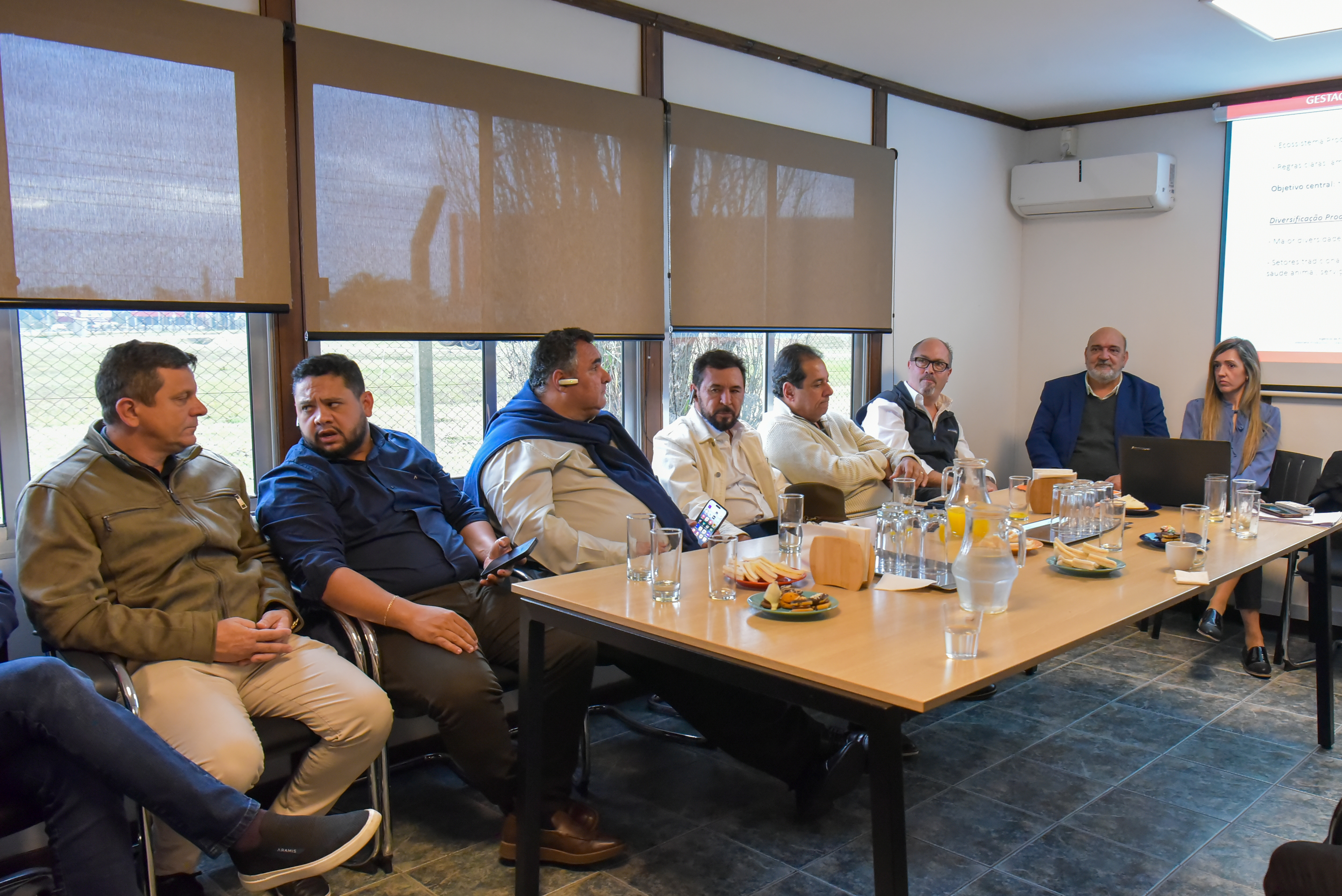 Autoridades de Canelones reciben delegación de Minas Gerais para fortalecer vínculos de cooperación