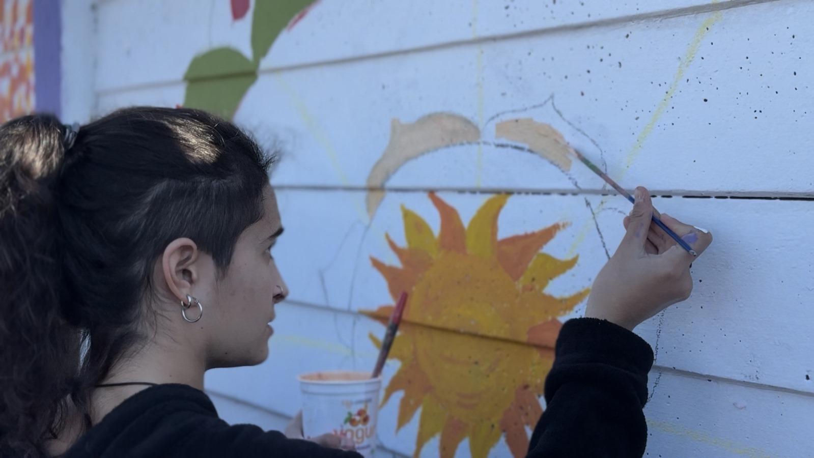 Infancias y adolescencias llenaron de color los muros de Canelones junto a Agó Páez Vilaró