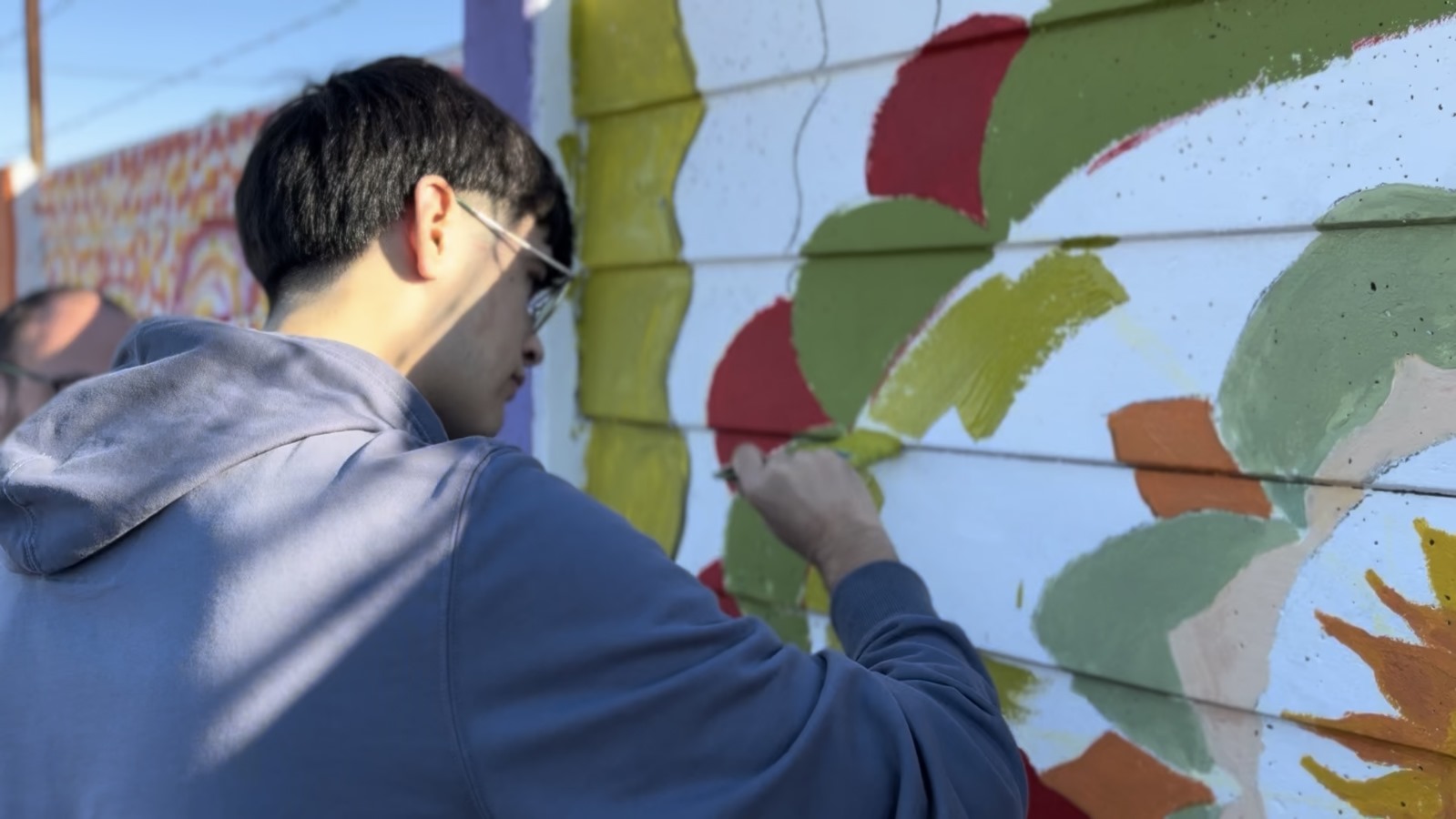 Infancias y adolescencias llenaron de color los muros de Canelones junto a Agó Páez Vilaró