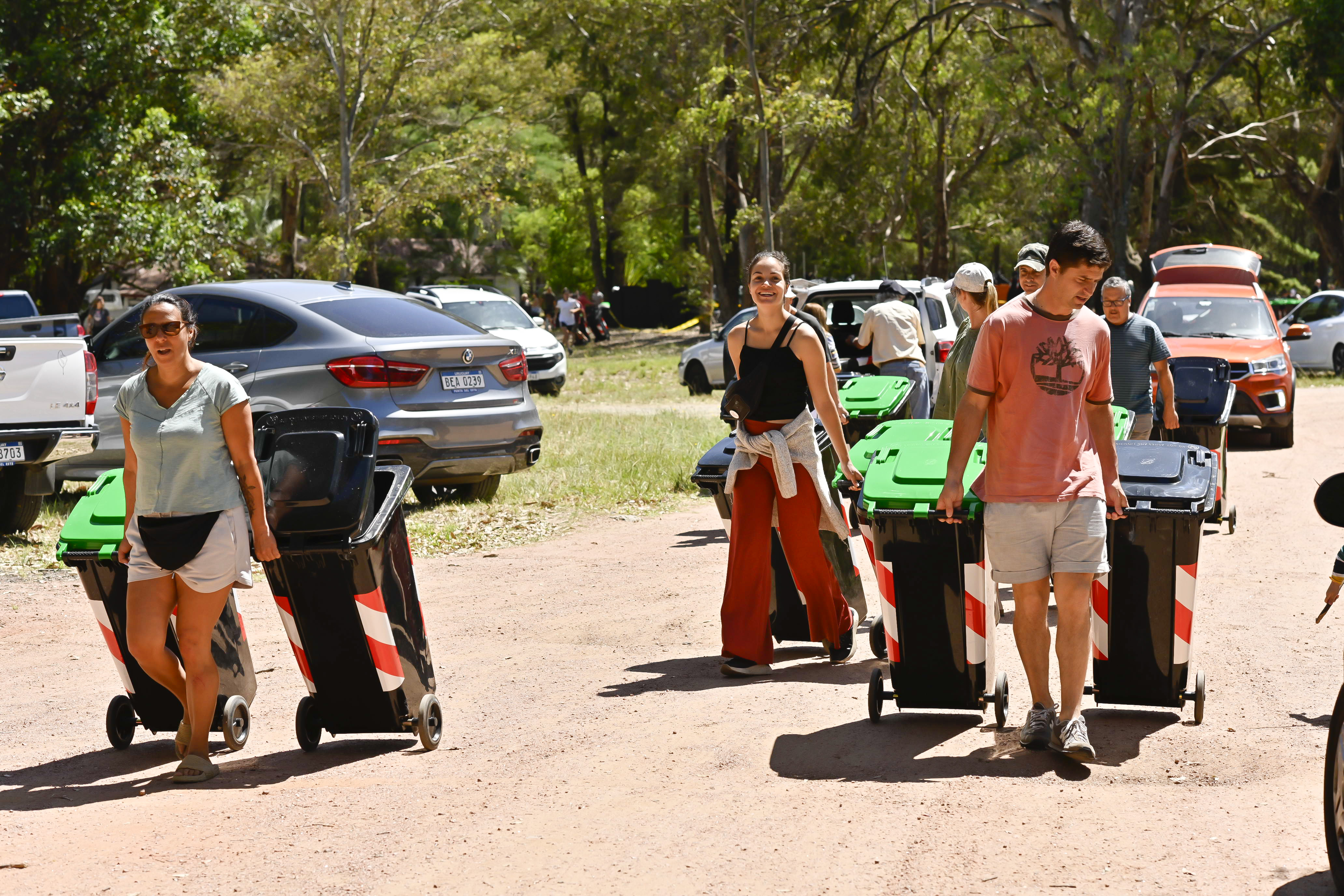 Gestión Ambiental entregó equipamiento para reciclaje domiciliario en Barra de Carrasco Gestión Ambiental entregó equipamiento para reciclaje domiciliario en Barra de Carrasco