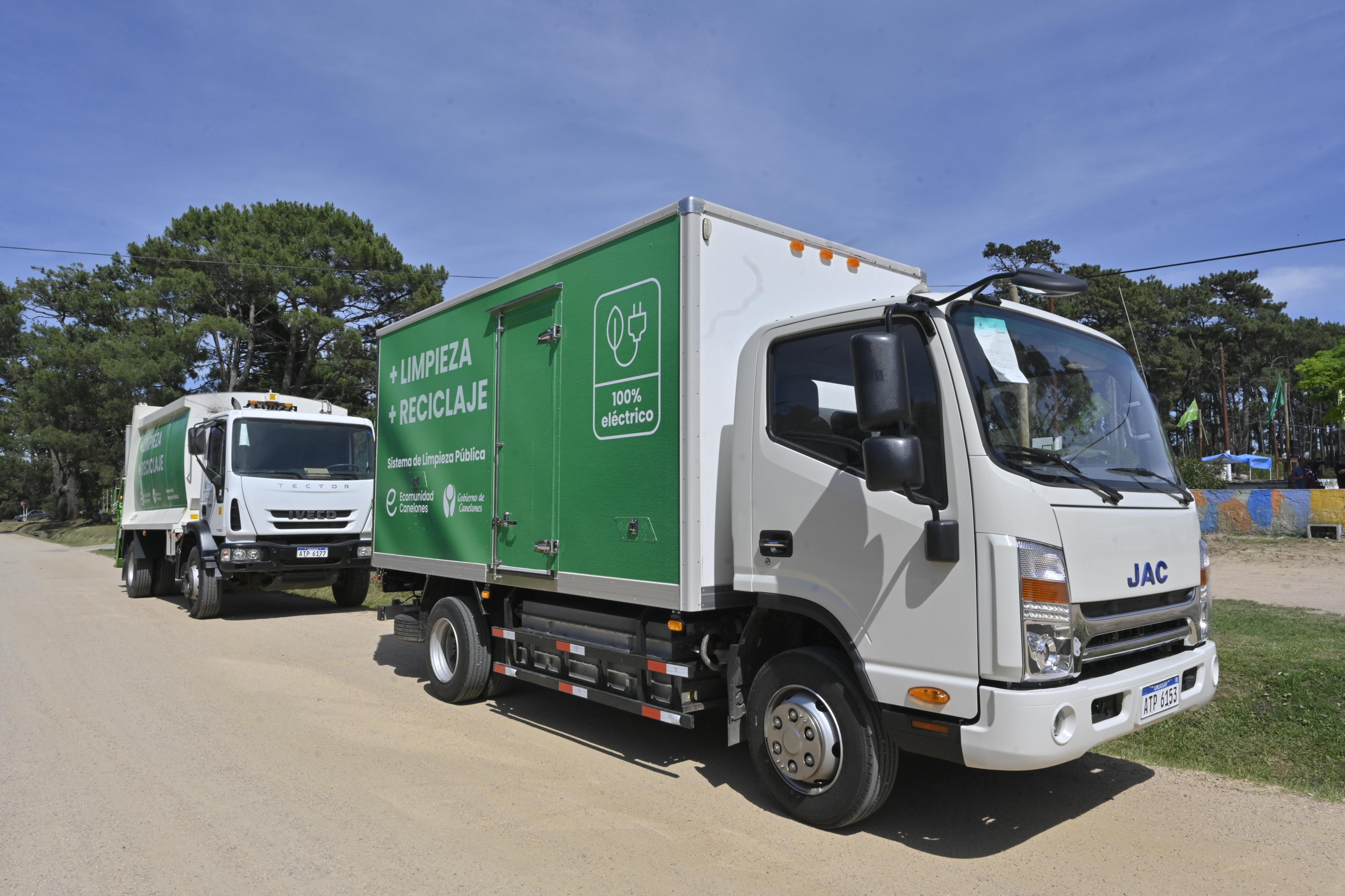 Lomas de Solymar: se entregaron más de mil contenedores y composteras en el marco del Programa Hogares Sustentables