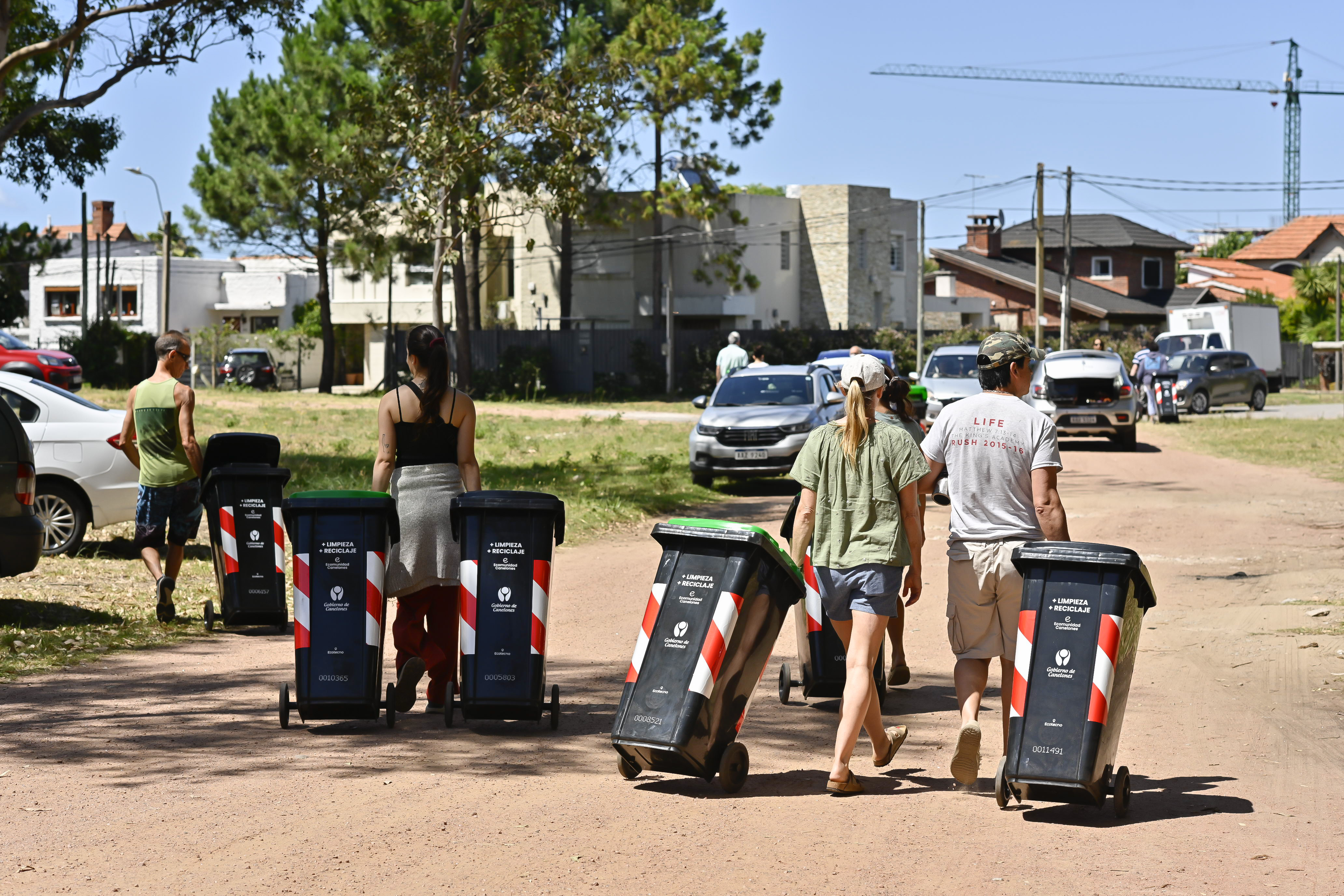 Gestión Ambiental entregó equipamiento para reciclaje domiciliario en Barra de Carrasco Gestión Ambiental entregó equipamiento para reciclaje domiciliario en Barra de Carrasco