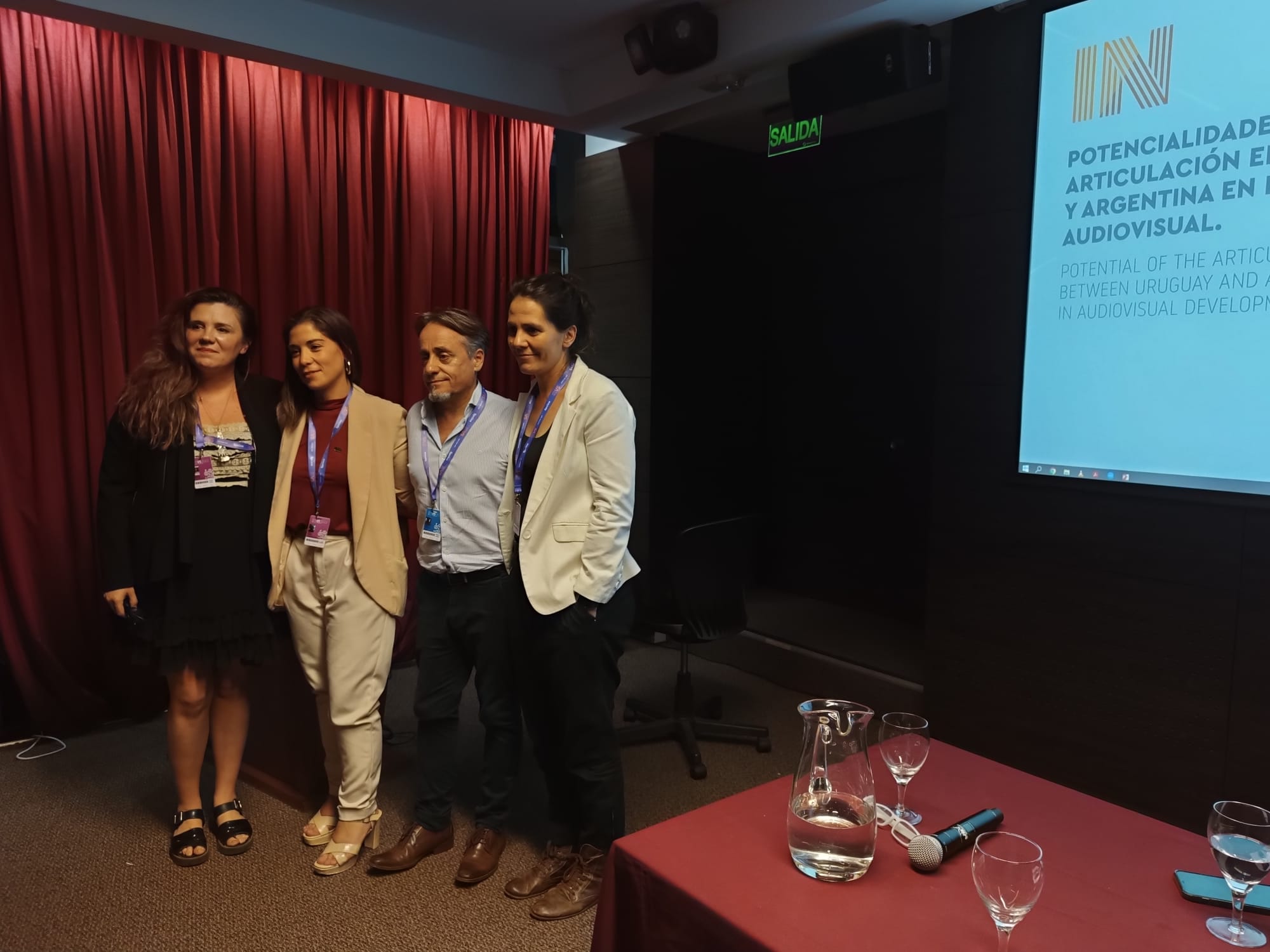 Coordinadora del Gabinete Productivo, Tania Yanes, y la Directora de Palnificación Estratégica, Patricia Kramer. en la  la conferencia Potencialidades de la articulación entre Uruguay y Argentina en el desarrollo audiovisual.