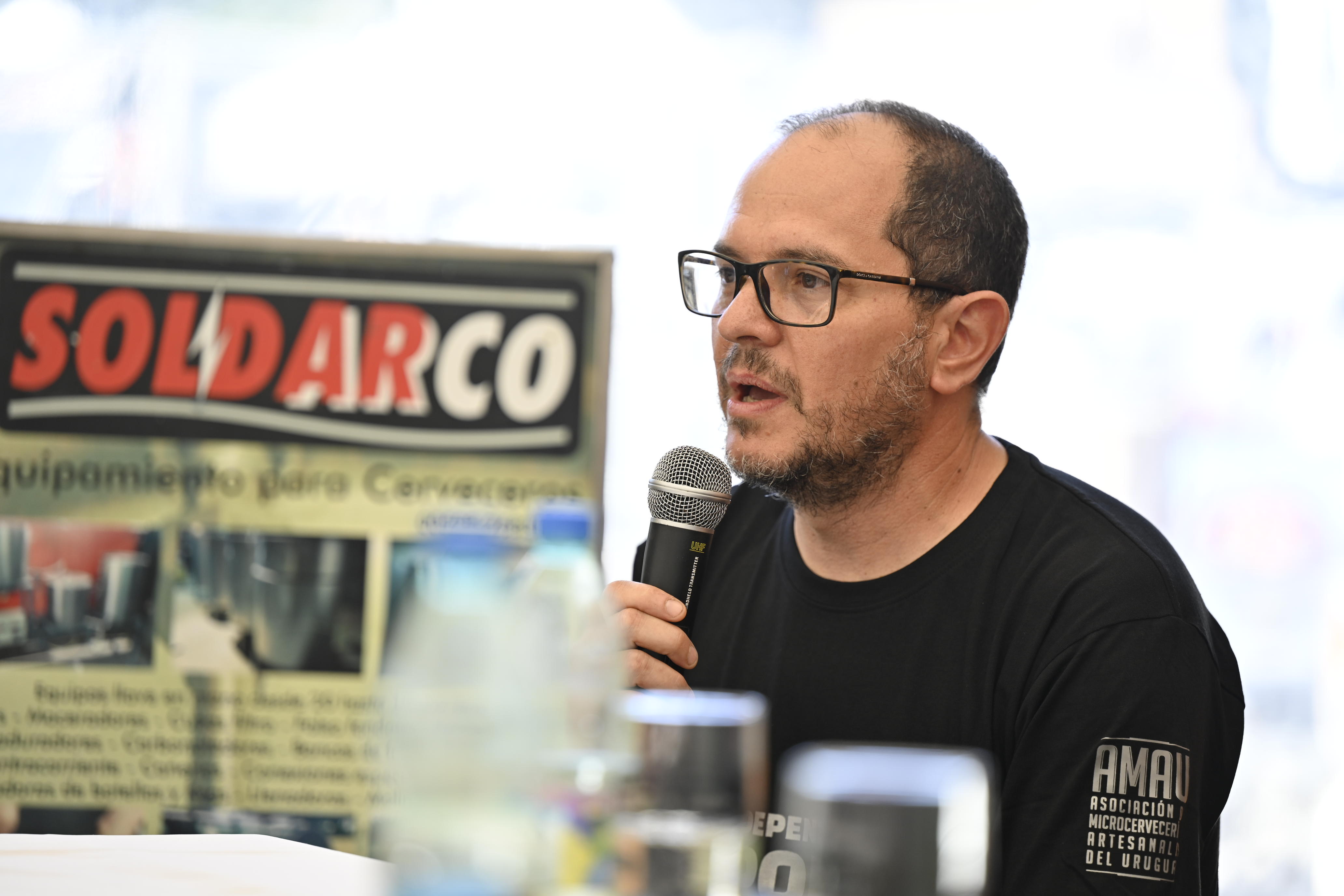 Presentación del sello que la identifica a la cervecería artesanal Presentación del sello que la identifica a la cervecería artesanal