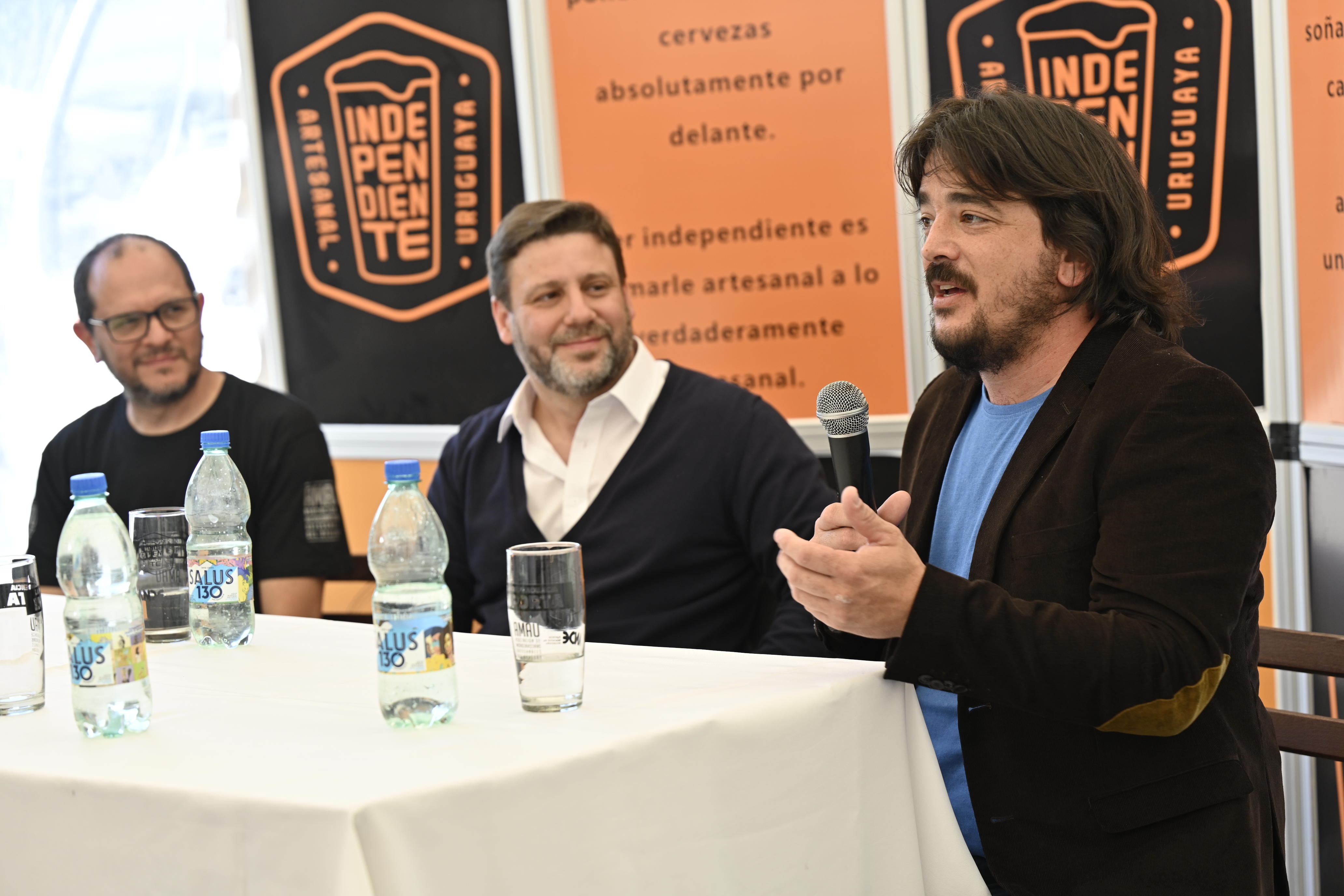 Presentación del sello que la identifica a la cervecería artesanal Presentación del sello que la identifica a la cervecería artesanal