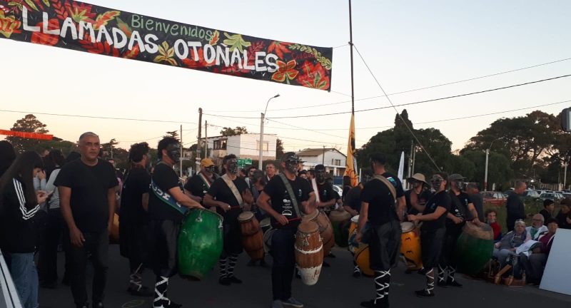 Llamadas Otoñales de Ciudad de la Costa. La comparsa Pacumpa participa del desfile. Llamadas Otoñales de Ciudad de la Costa. La comparsa Pacumpa participa del desfile.