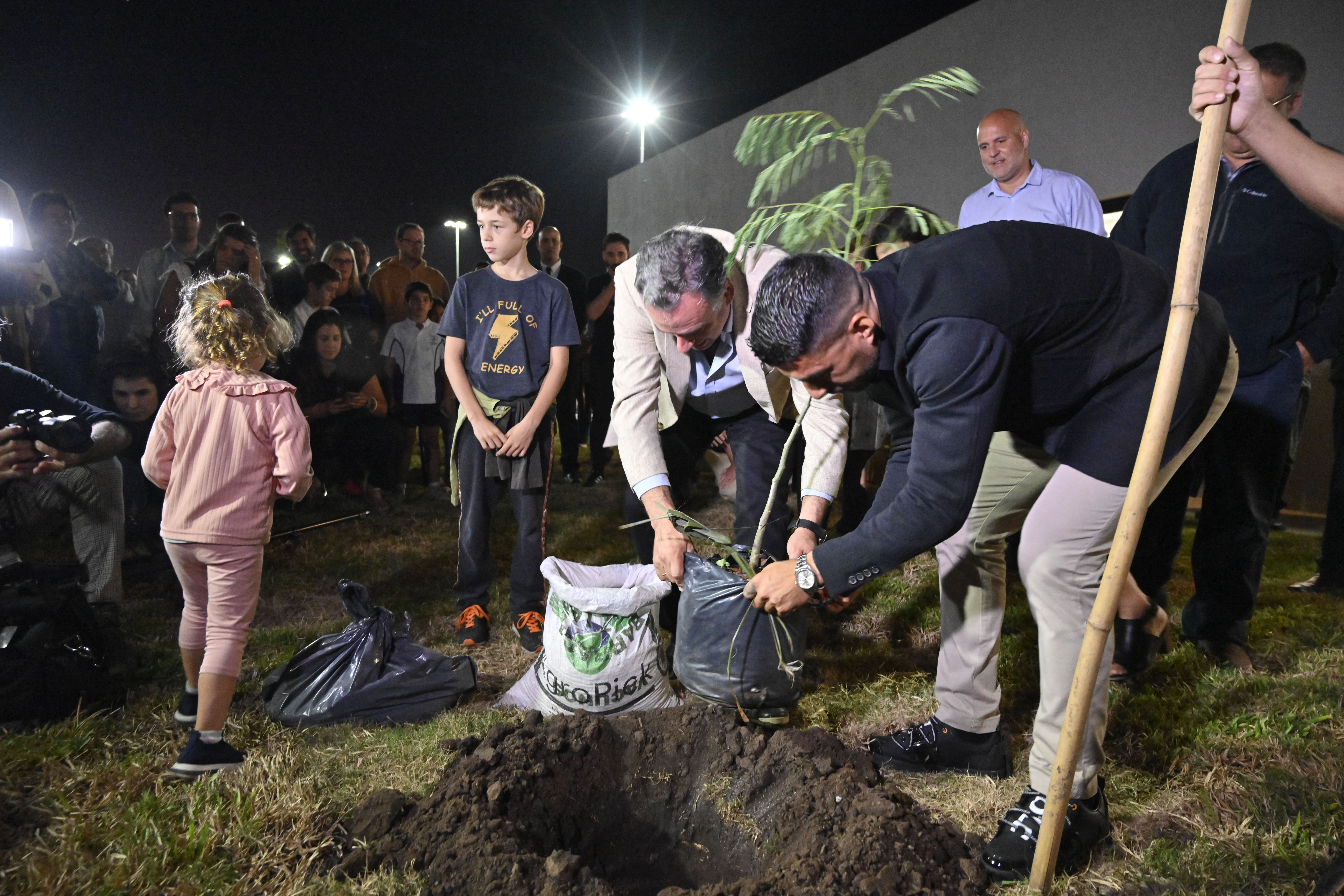 Se inauguró la Ciudad Deportiva Luis Suárez en Canelones