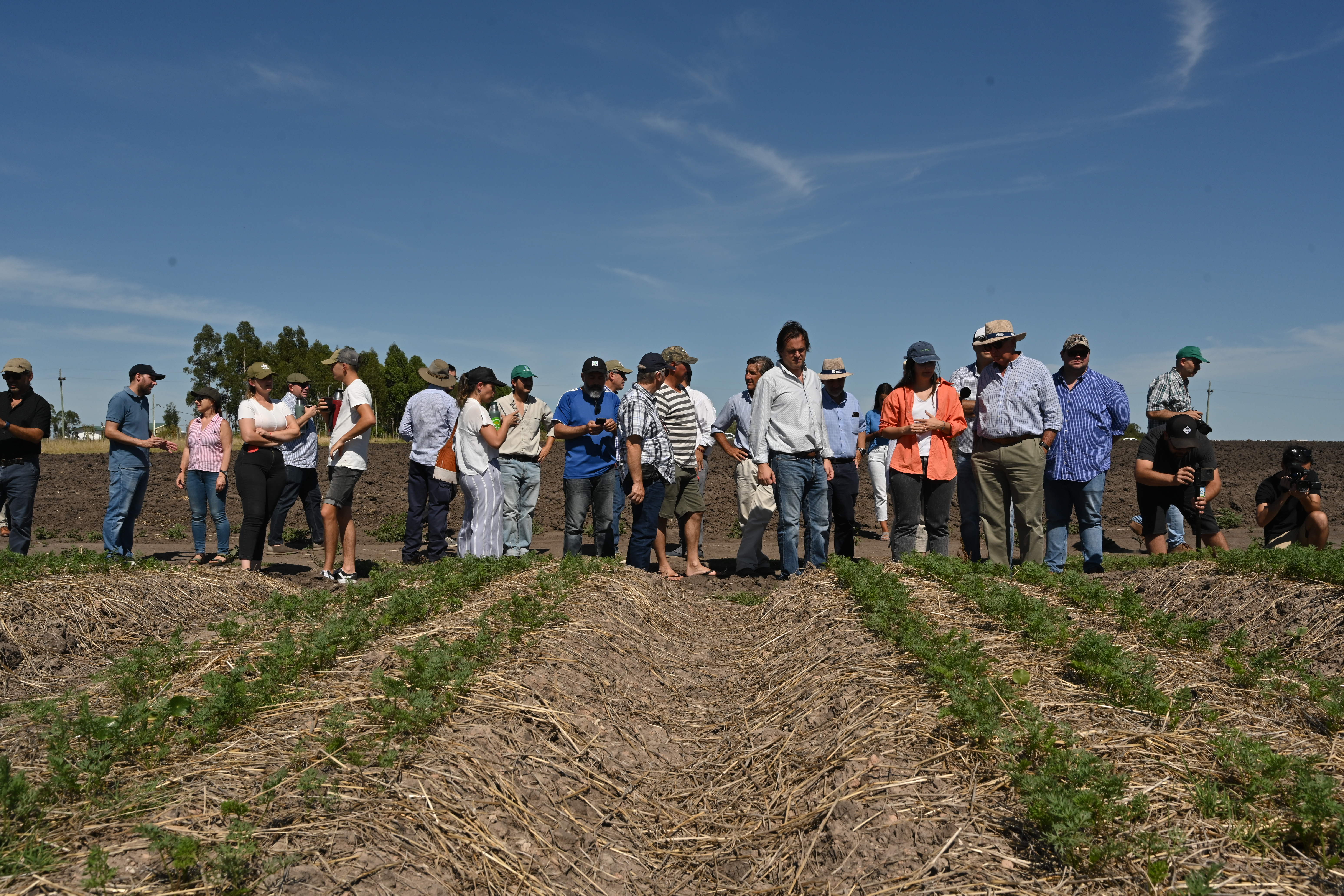 Intendente Orsi junto a autoridades nacionales y departamentales recorrieron el noreste y santoral canario evaluando el déficit hídrico 