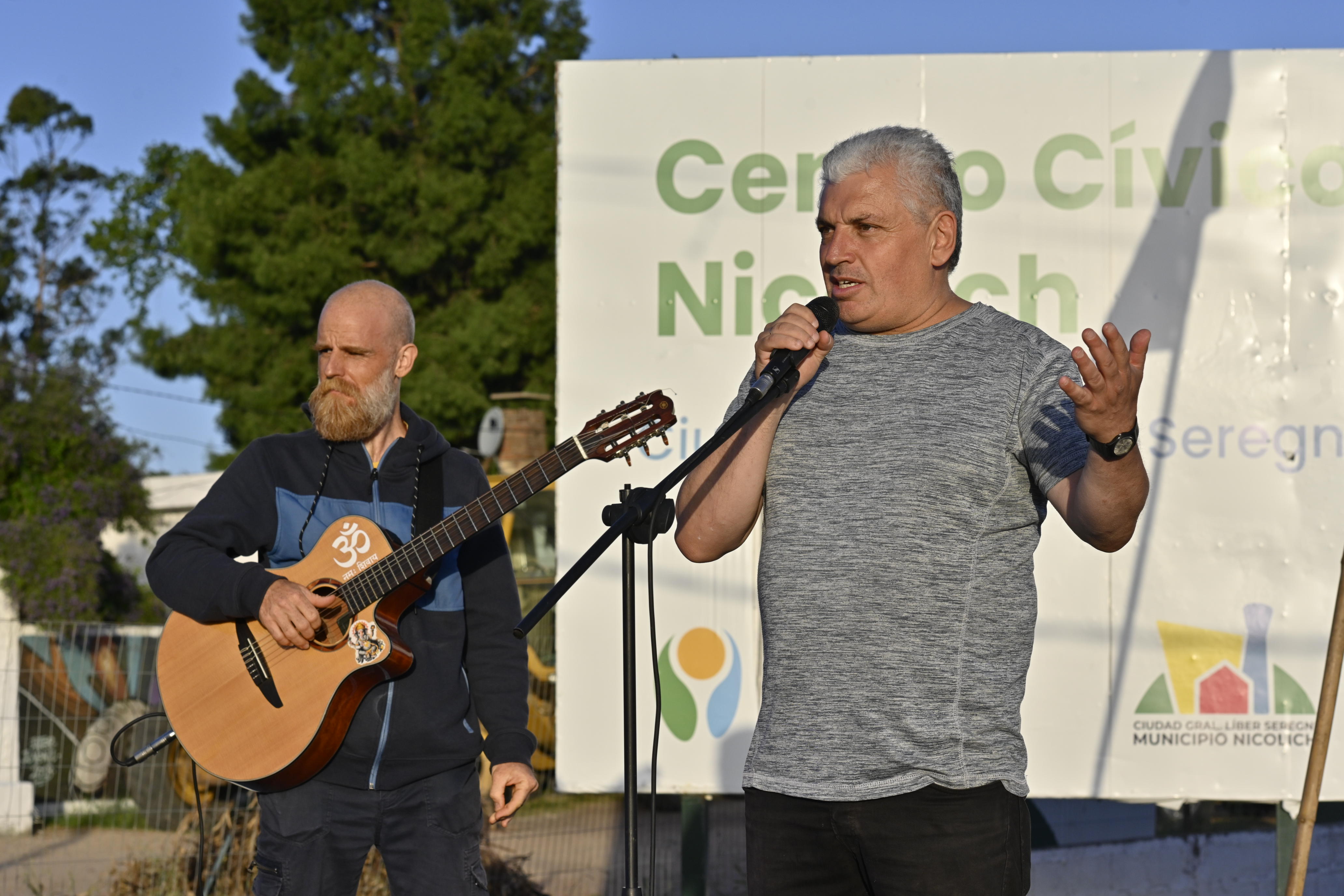 En Nicolich se celebró Festejarte, un festival que congregó a artistas, gastronómicos y artesanos En Nicolich se celebró Festejarte, un festival que congregó a artistas, gastronómicos y artesanos