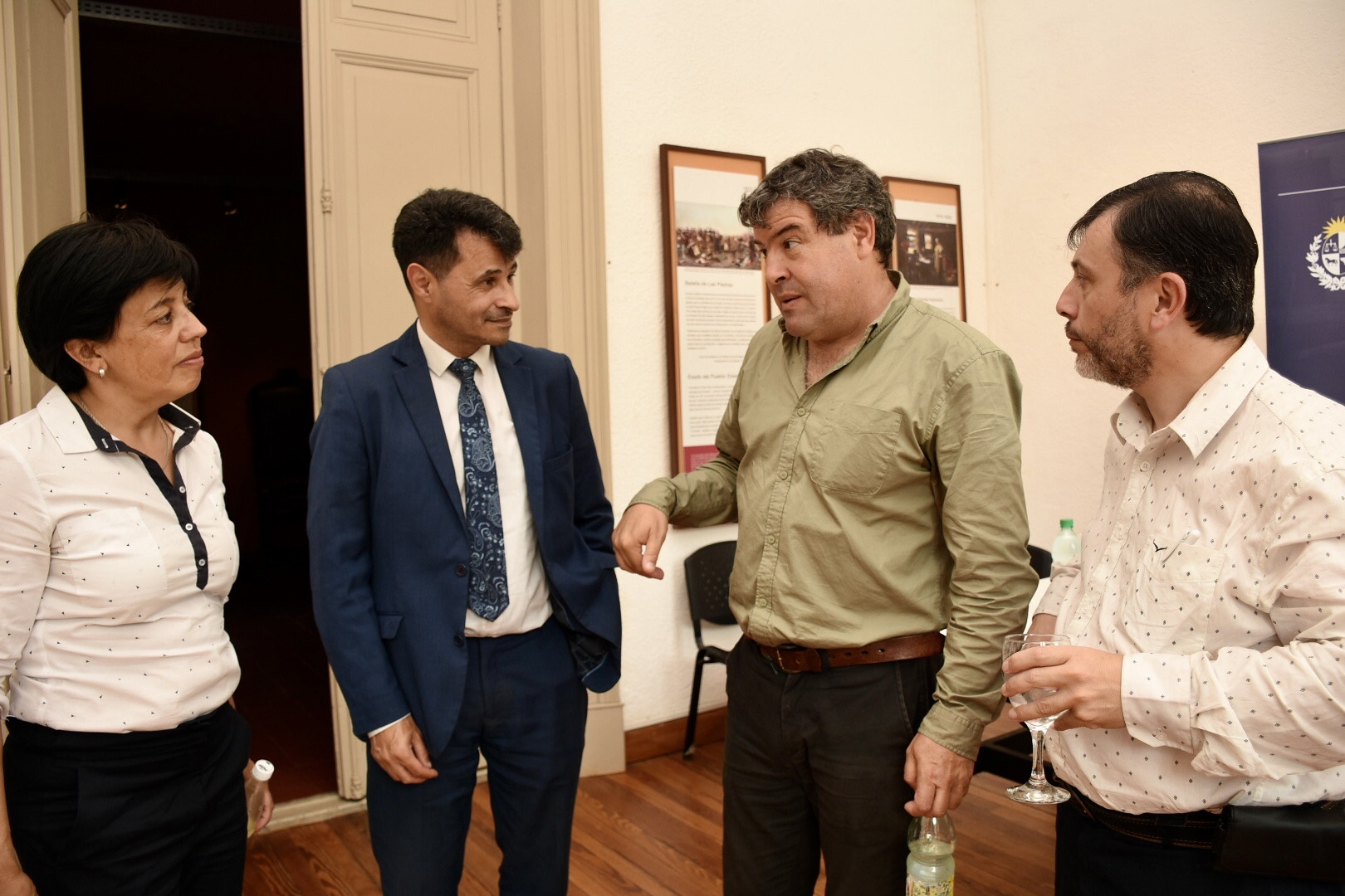 De izq. a der.: Directora Departamental de MIDES Canelones, Maricarmen Suárez, Director de Educación y Trabajo del Gobierno de Canelones, Jorge Repetto, Director Nacional de Empleo, Daniel Pérez y Vicepresidente de de la Cámara Empresarial Canaria, Oscar Vargas. De izq. a der.: Directora Departamental de MIDES Canelones, Maricarmen Suárez, Director de Educación y Trabajo del Gobierno de Canelones, Jorge Repetto, Director Nacional de Empleo, Daniel Pérez y Vicepresidente de de la Cámara Empresarial Canaria, Oscar Vargas.