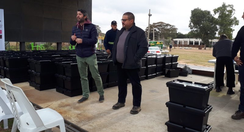 El Programa Hogares Sustentables entregó composteras domiciliarias a más de cien hogares en Shangrilá El Programa Hogares Sustentables entregó composteras domiciliarias a más de cien hogares en Shangrilá