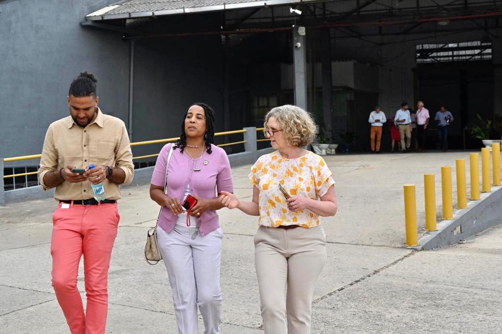 Autoridades de Loudoun visitaron Canelones e identificaron oportunidades de intercambio económico y cultural Autoridades de Loudoun visitaron Canelones e identificaron oportunidades de intercambio económico y cultural