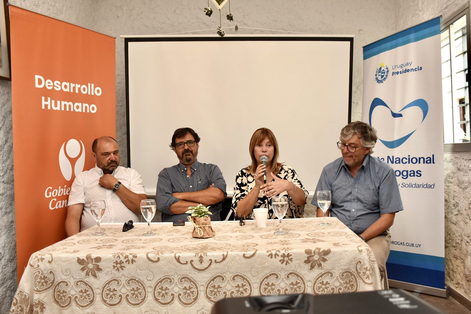 Adjunto Secretaria Nacional de Drogas, Dardo Rodríguez_ Coordinador del Gabinete Social,Alarico Rodríguez_Directora Gral de Desarrollo Humano del Gobierno de Canelones, Gabriela Garrido,Alcalde de Las Piedras, Gustavo González Adjunto Secretaria Nacional de Drogas, Dardo Rodríguez_ Coordinador del Gabinete Social,Alarico Rodríguez_Directora Gral de Desarrollo Humano del Gobierno de Canelones, Gabriela Garrido,Alcalde de Las Piedras, Gustavo González