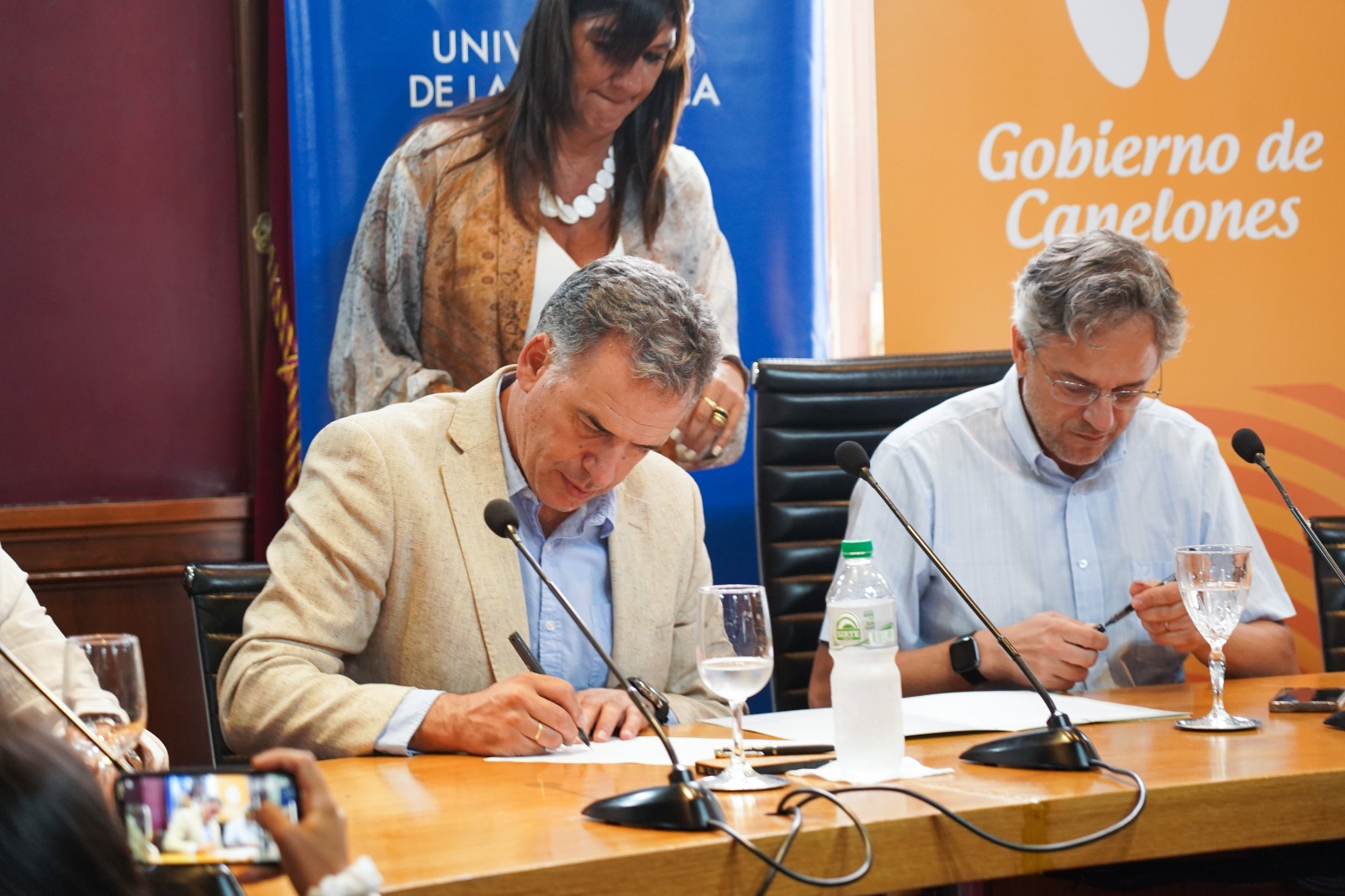 Intendencia de Canelones y Universidad de la República suscribieron varios convenios para la realización de distintos proyectos Intendencia de Canelones y Universidad de la República suscribieron varios convenios para la realización de distintos proyectos