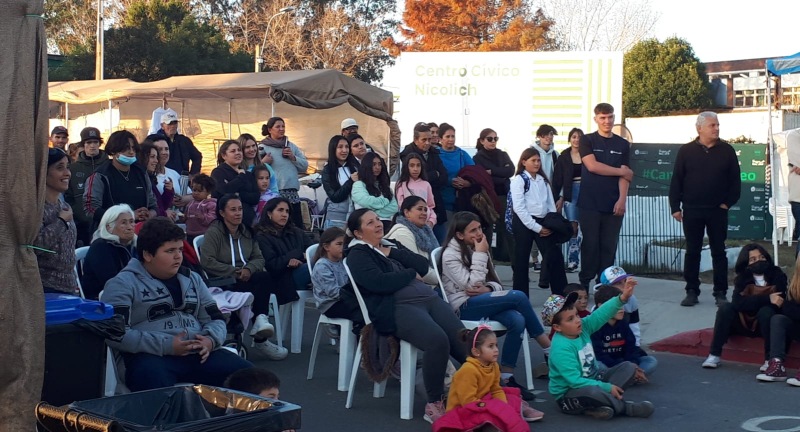 Con gran concurrencia, se realizó la Feria del Libro Canelones te leo y el Paseo Multicultural en el Centro Cívico Nicolich Con gran concurrencia, se realizó la Feria del Libro Canelones te leo y el Paseo Multicultural en el Centro Cívico Nicolich