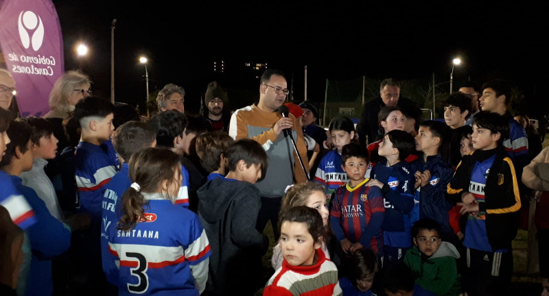 Se realizó firma de convenio e inauguración de luminarias en cancha de baby fútbol del club Santa Ana de Carrasco Se realizó firma de convenio e inauguración de luminarias en cancha de baby fútbol del club Santa Ana de Carrasco