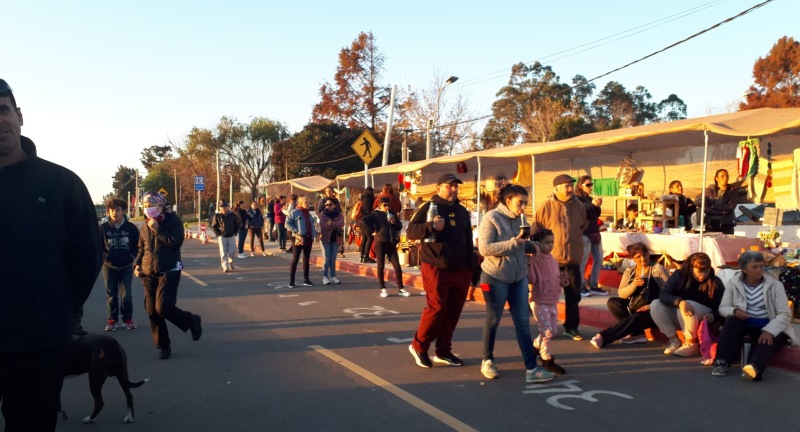 Con gran concurrencia, se realizó la Feria del Libro Canelones te leo y el Paseo Multicultural en el Centro Cívico Nicolich