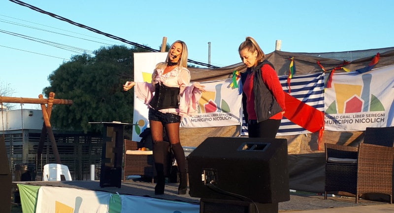Con gran concurrencia, se realizó la Feria del Libro Canelones te leo y el Paseo Multicultural en el Centro Cívico Nicolich Con gran concurrencia, se realizó la Feria del Libro Canelones te leo y el Paseo Multicultural en el Centro Cívico Nicolich