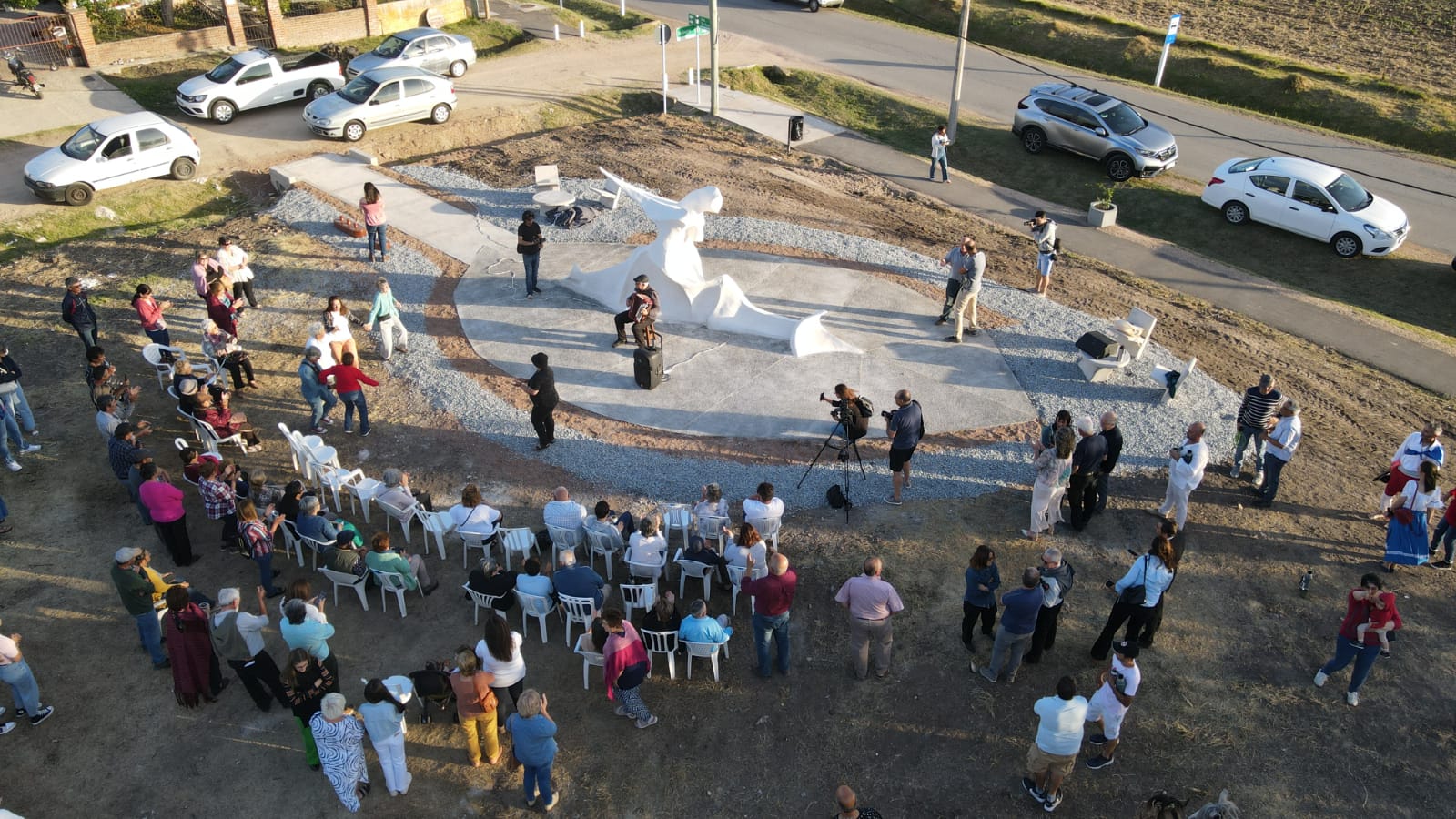 Se inauguró en Juanicó un monumento a la mujer rural Se inauguró en Juanicó un monumento a la mujer rural