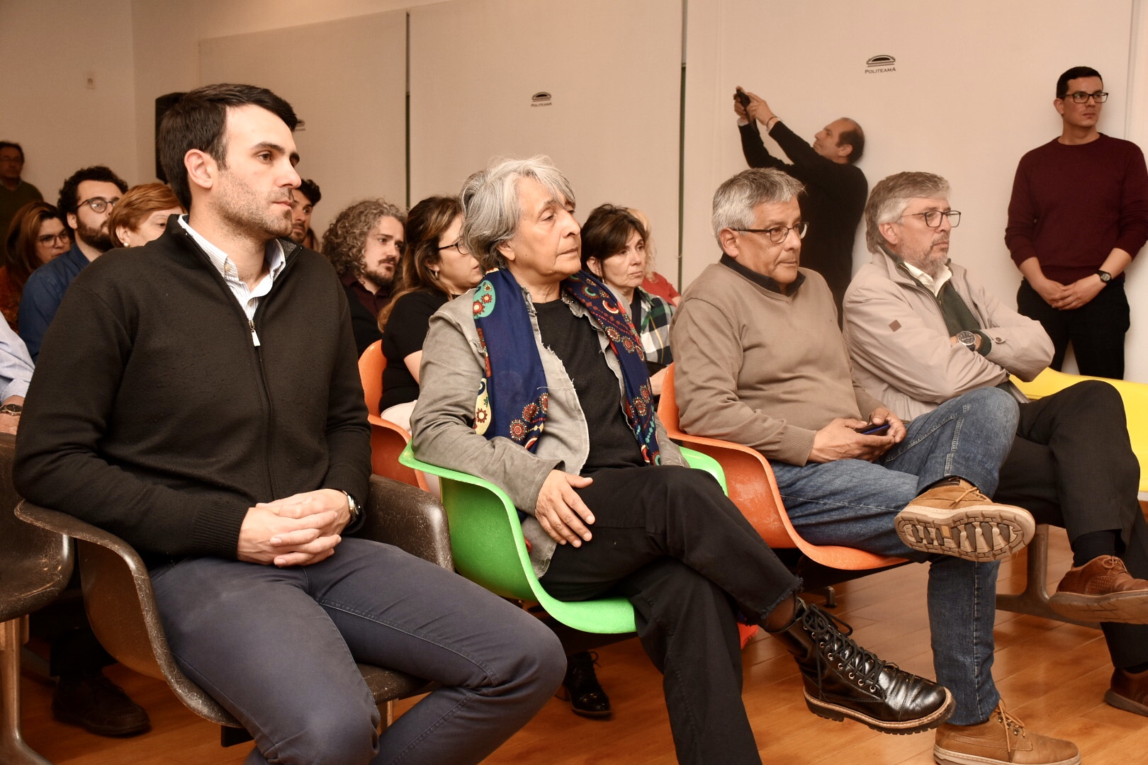 De izq. a der.: Director de la Secretaría de Comunicaciones, Darwin Peña, Directora de Desarrollo Humano, Rosina Lema, Alcalde de Canelones, Darío Pimienta y Alcalde de Las Piedras, Gustavo González, en el Conversatorio de derecho a la alimentación y seguridad alimentaria de Canelones De izq. a der.: Director de la Secretaría de Comunicaciones, Darwin Peña, Directora de Desarrollo Humano, Rosina Lema, Alcalde de Canelones, Darío Pimienta y Alcalde de Las Piedras, Gustavo González, en el Conversatorio de derecho a la alimentación y seguridad alimentaria de Canelones