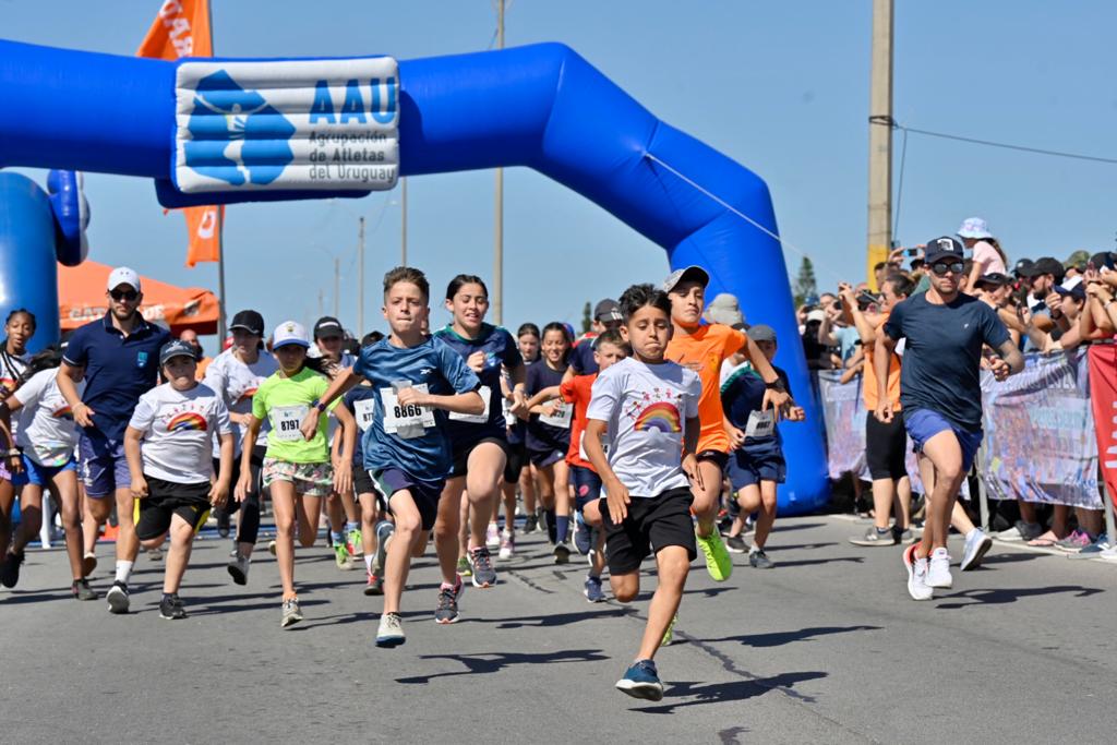 Más de mil atletas participaron de Ciudad de la Costa Corre Más de mil atletas participaron de Ciudad de la Costa Corre