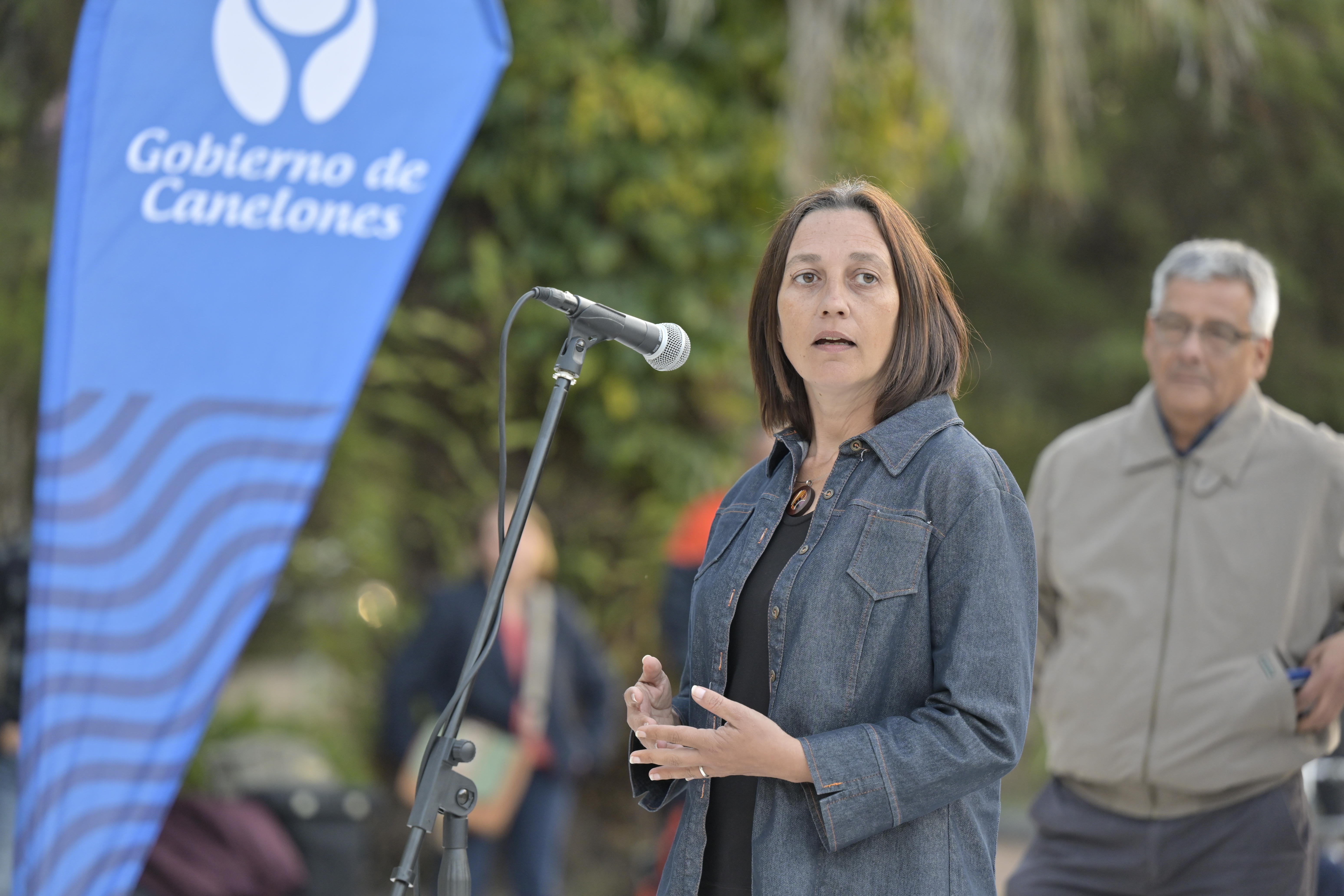 La Directora de Bienestar Animal, María Eugenia Perdomo, en la apertura del Patio Cultural de Canelones La Directora de Bienestar Animal, María Eugenia Perdomo, en la apertura del Patio Cultural de Canelones