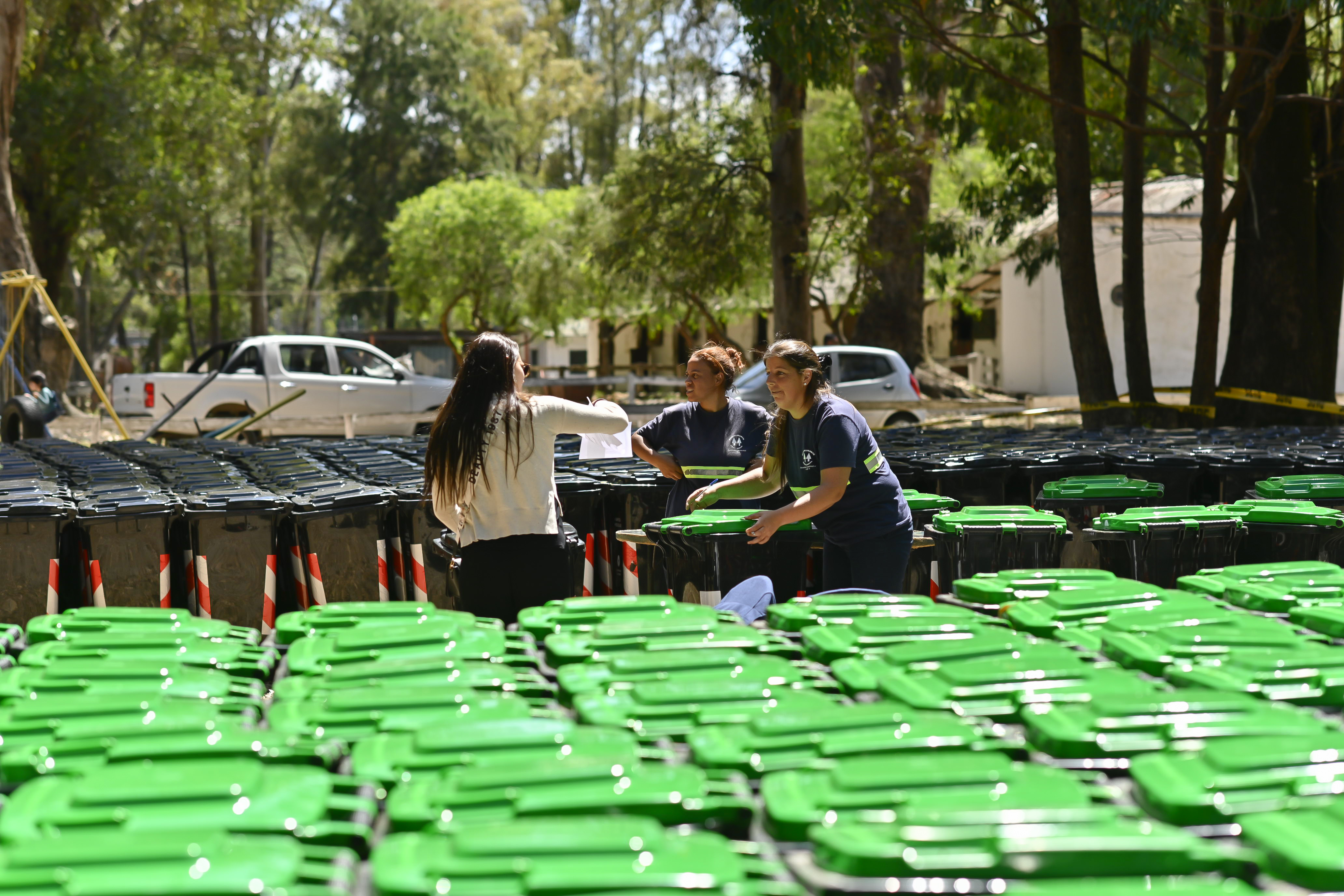 Gestión Ambiental entregó equipamiento para reciclaje domiciliario en Barra de Carrasco Gestión Ambiental entregó equipamiento para reciclaje domiciliario en Barra de Carrasco