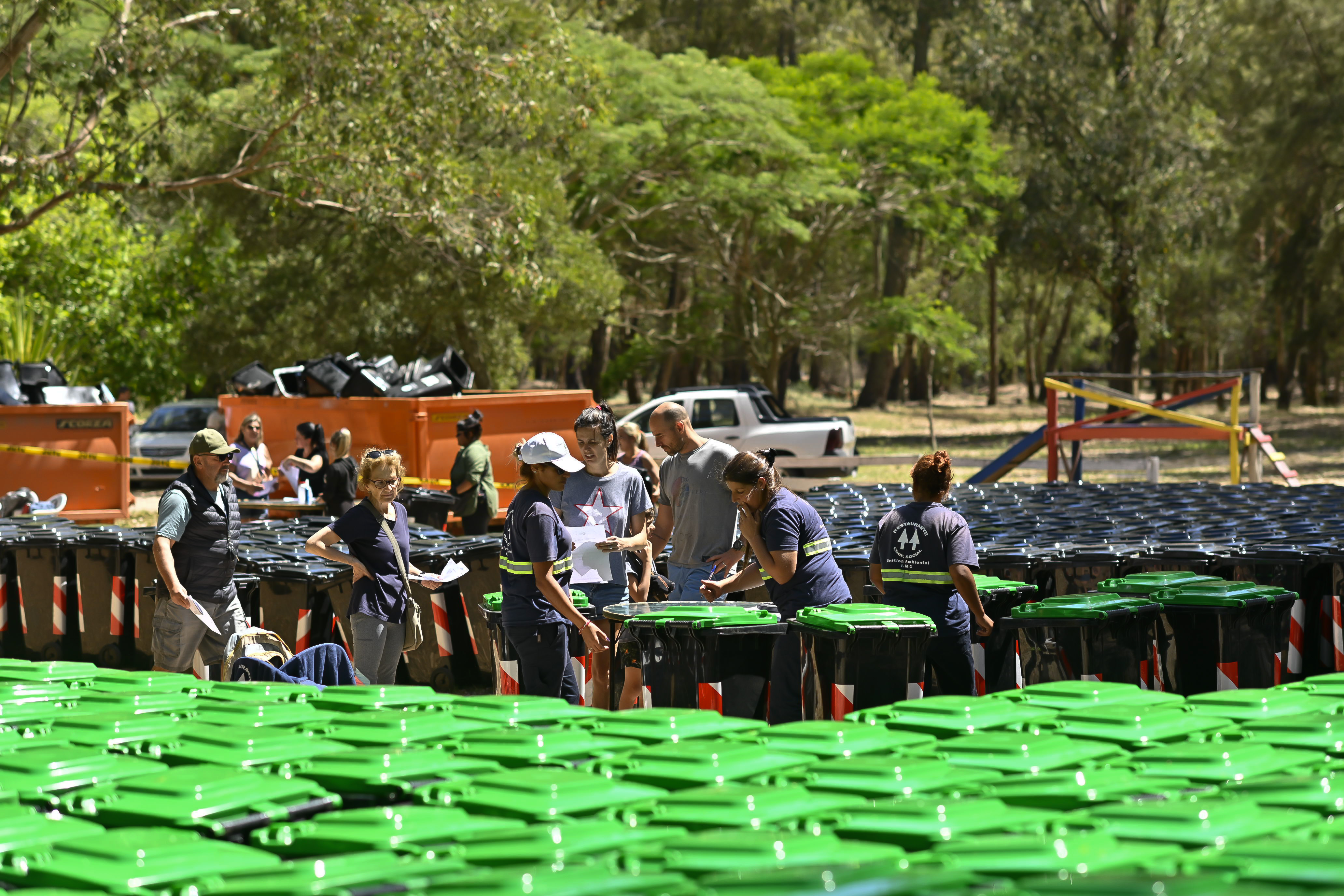 Gestión Ambiental entregó equipamiento para reciclaje domiciliario en Barra de Carrasco Gestión Ambiental entregó equipamiento para reciclaje domiciliario en Barra de Carrasco