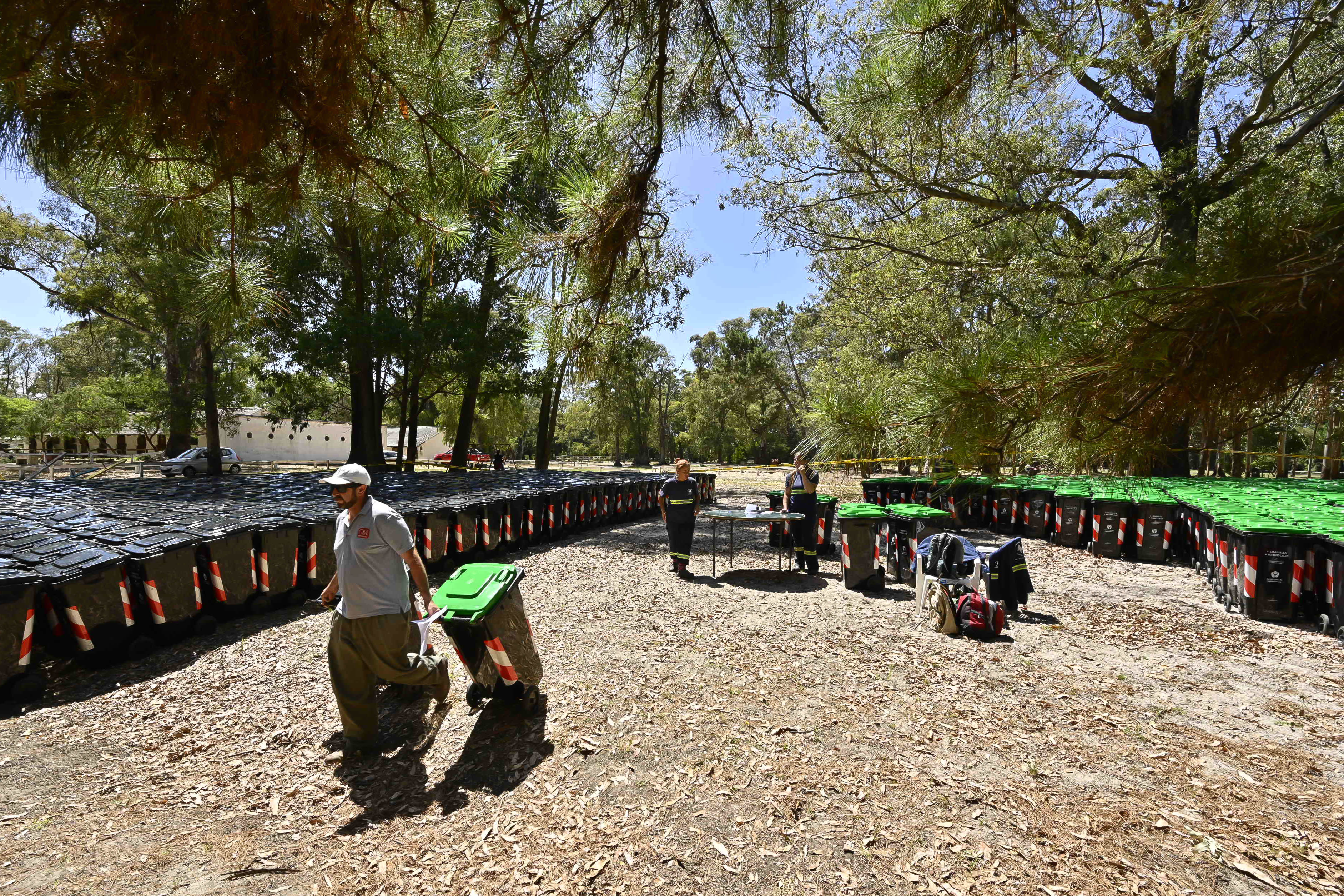Gestión Ambiental entregó equipamiento para reciclaje domiciliario en Barra de Carrasco Gestión Ambiental entregó equipamiento para reciclaje domiciliario en Barra de Carrasco