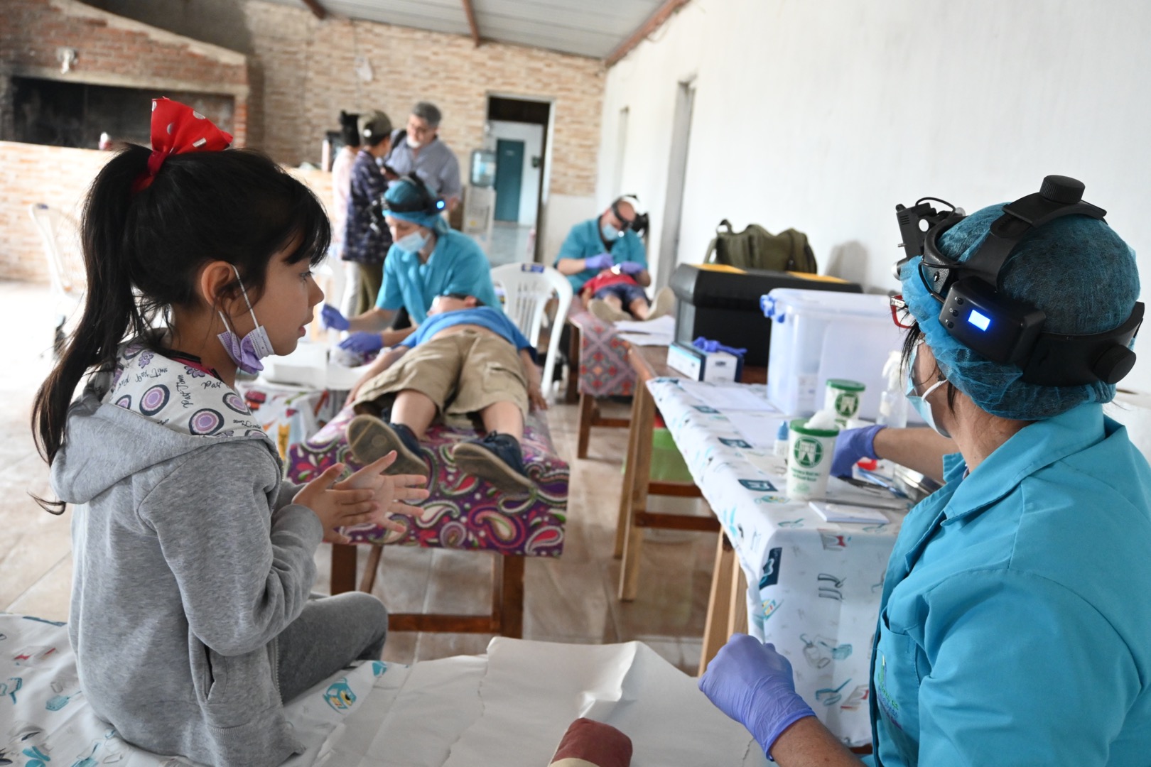 Atención a niñas y niños en el Plan de Salud Bucal Atención a niñas y niños en el Plan de Salud Bucal