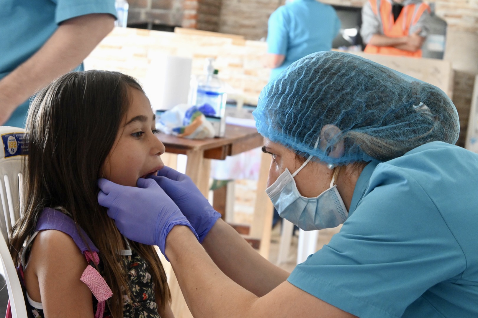 Atención a niñas y niños en el Plan de Salud Bucal Atención a niñas y niños en el Plan de Salud Bucal