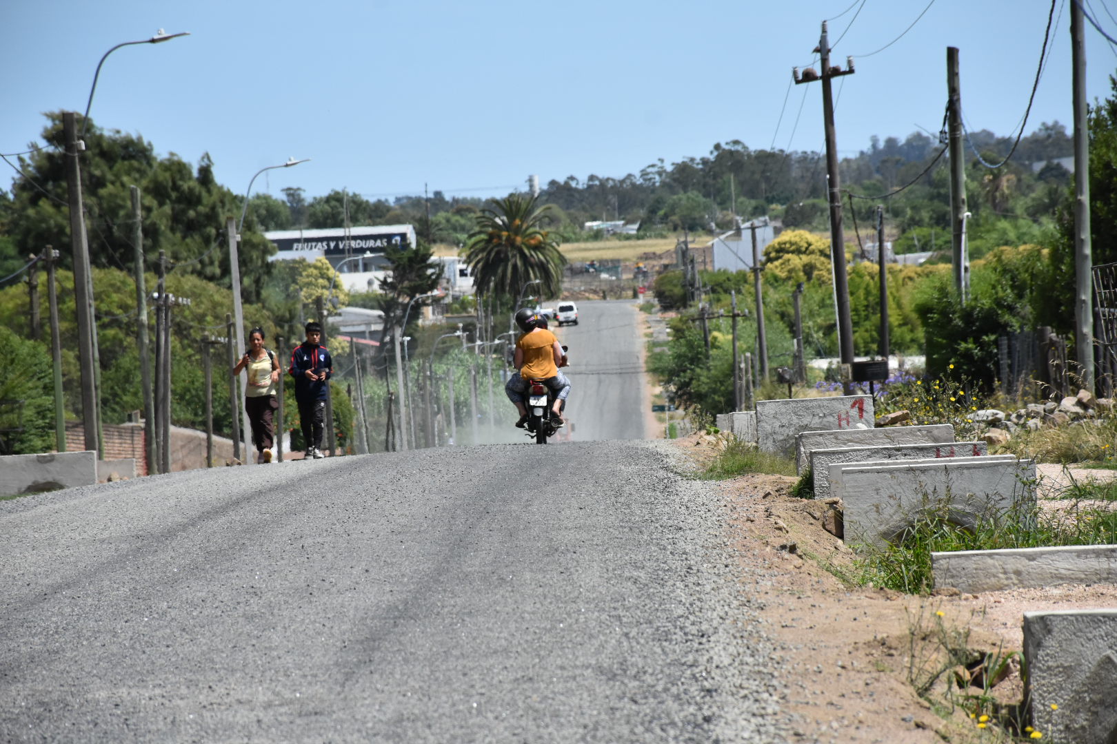 Calle Centenario une Ruta 8 y calle Ventura Calle Centenario une Ruta 8 y calle Ventura