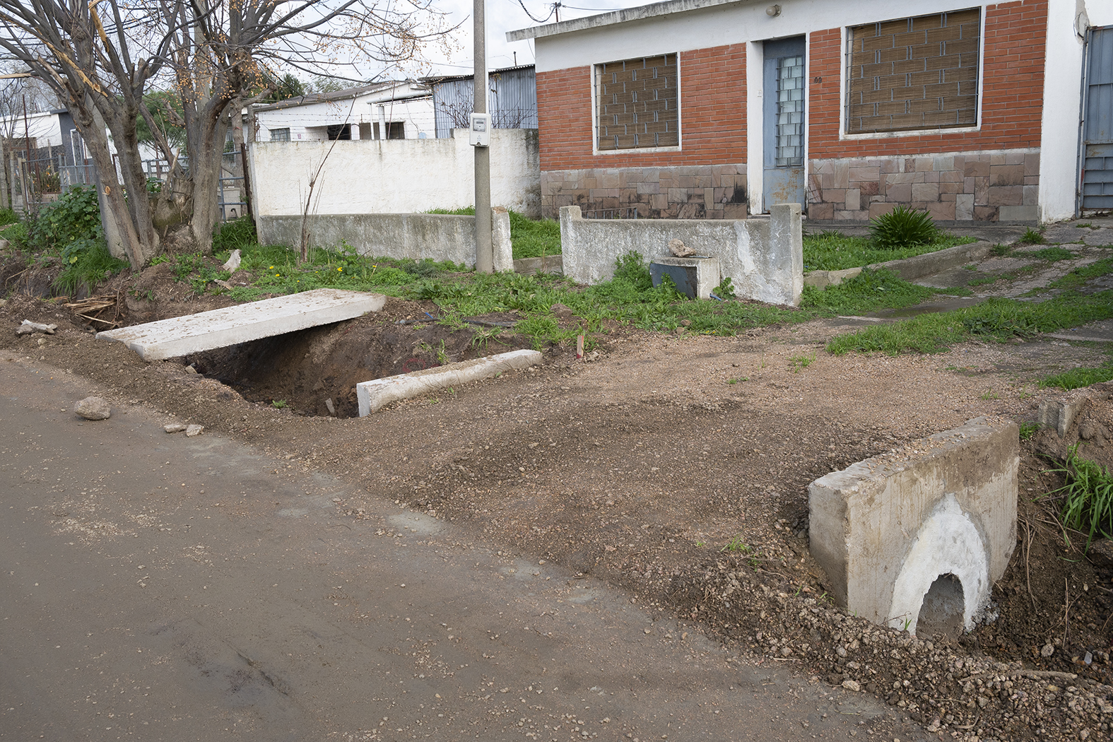 Avanzan las obras de pavimentación en Jardines de Campisteguy y Juana de Arco en el Municipio de Las Piedras Avanzan las obras de pavimentación en Jardines de Campisteguy y Juana de Arco en el Municipio de Las Piedras