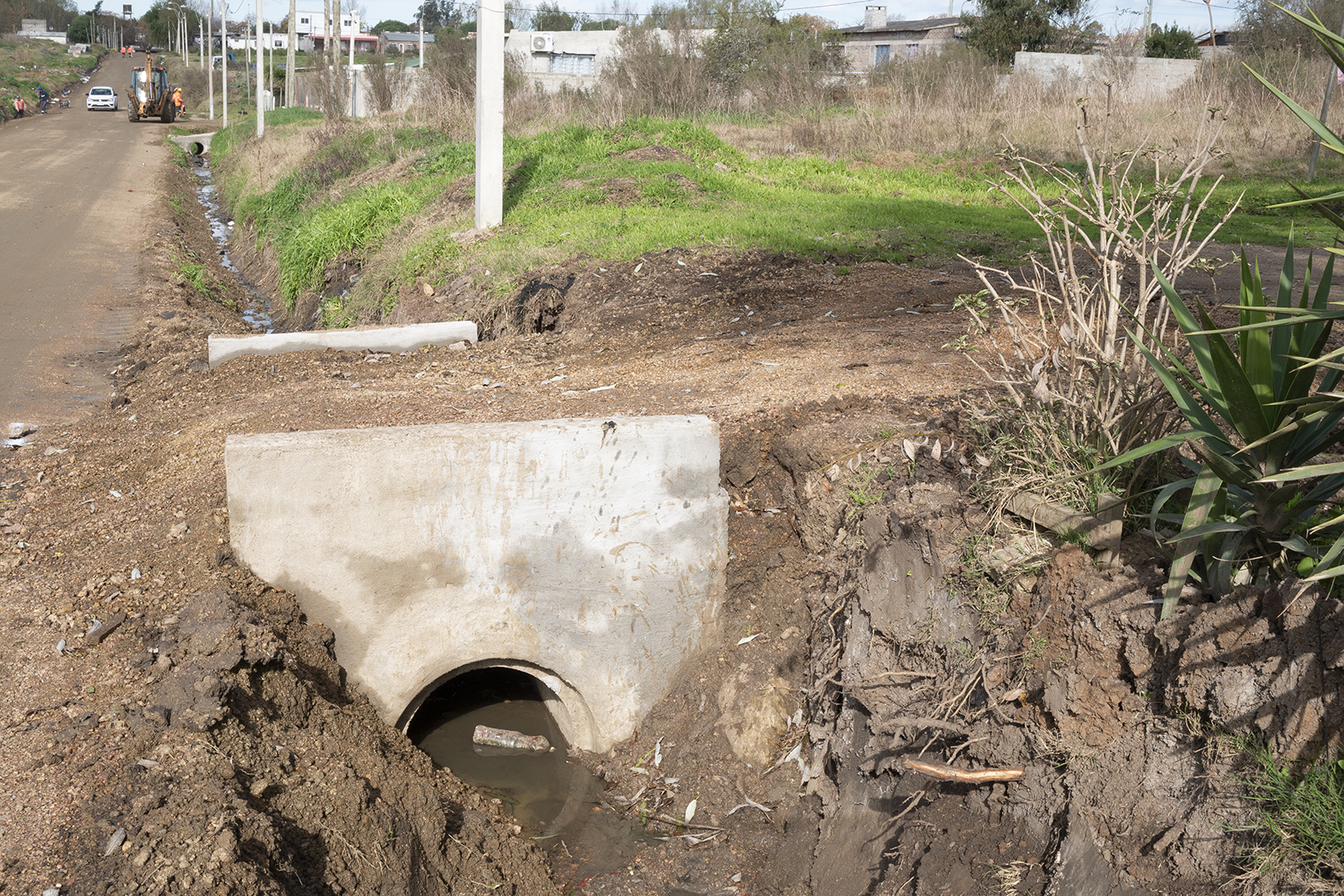 Avanzan las obras de pavimentación en Jardines de Campisteguy y Juana de Arco en el Municipio de Las Piedras Avanzan las obras de pavimentación en Jardines de Campisteguy y Juana de Arco en el Municipio de Las Piedras