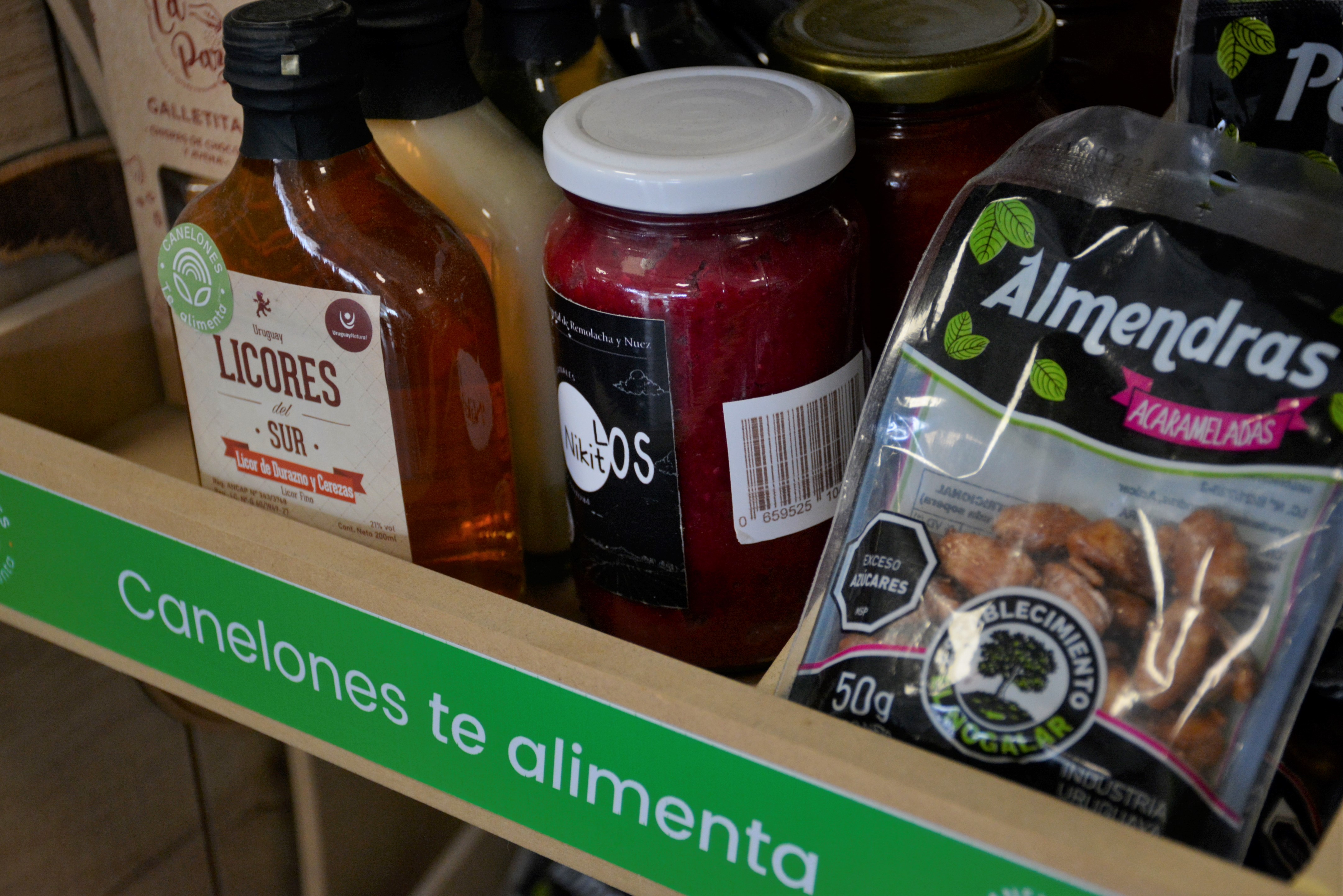 Canelones te alimenta: más de 45 productos se distribuyen en estaciones de servicio del departamento Canelones te alimenta: más de 45 productos se distribuyen en estaciones de servicio del departamento