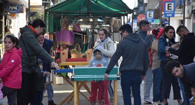 Feria de artesanos en la ciudad de Canelones Feria de artesanos en la ciudad de Canelones