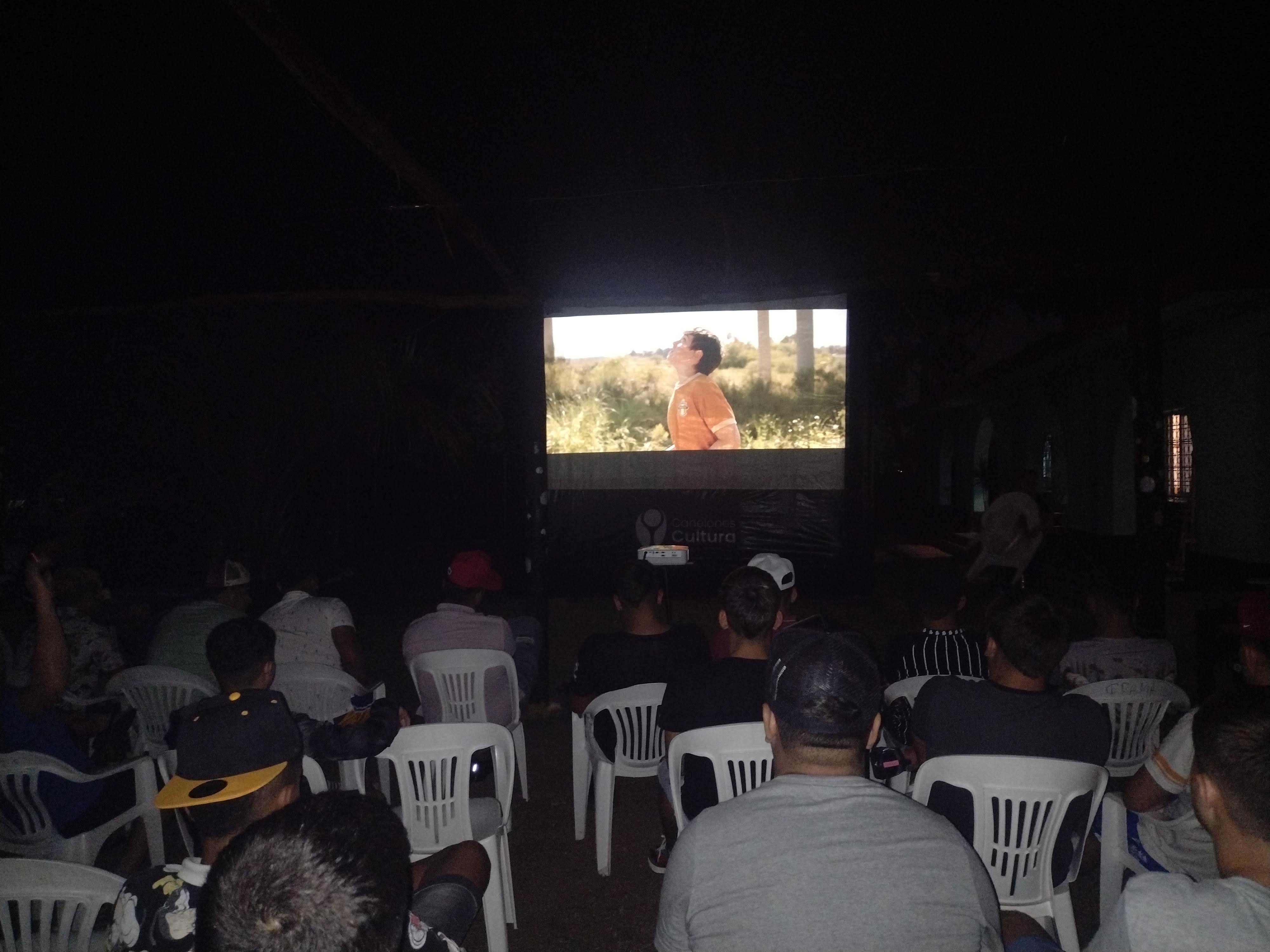 Cine bajo las estrellas en la Colonia Berro Cine bajo las estrellas en la Colonia Berro