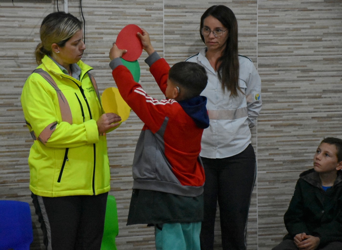Cómo funciona el semáforo, actividad lúdica del taller de seguridad vial Cómo funciona el semáforo, actividad lúdica del taller de seguridad vial