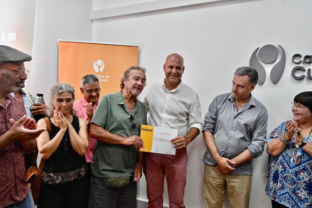 Se realizó la ceremonia de premiación de los 52 proyectos seleccionados para los fondos Canelones - PRENDE Se realizó la ceremonia de premiación de los 52 proyectos seleccionados para los fondos Canelones - PRENDE