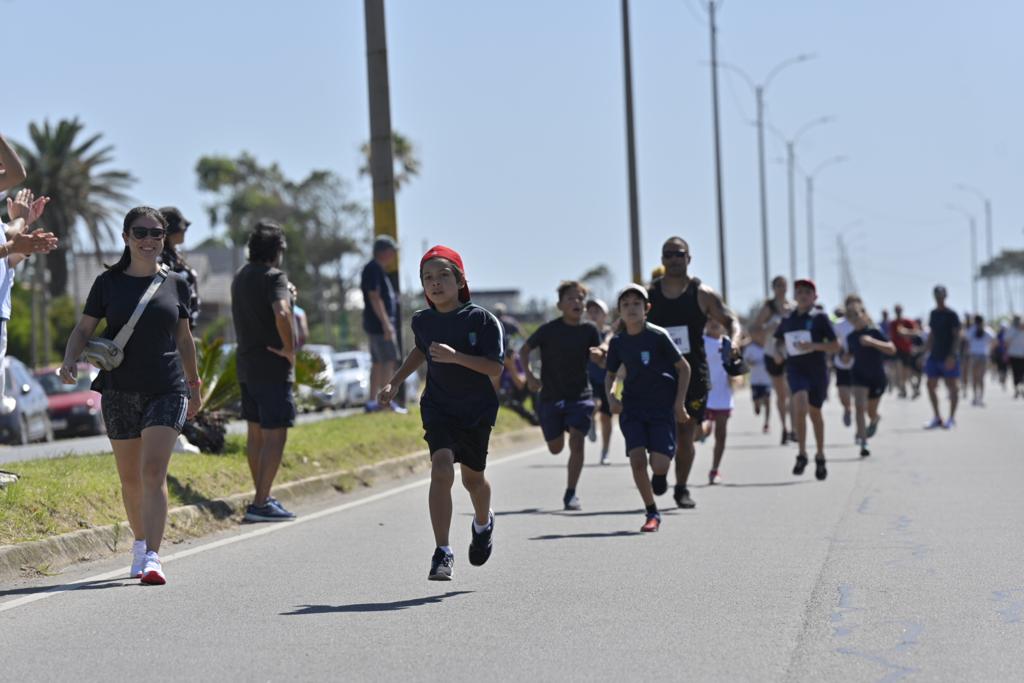 Más de mil atletas participaron de Ciudad de la Costa Corre Más de mil atletas participaron de Ciudad de la Costa Corre