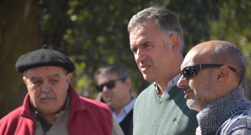 Intendente Orsi recorrió obra vial en Pando Intendente Orsi recorrió obra vial en Pando