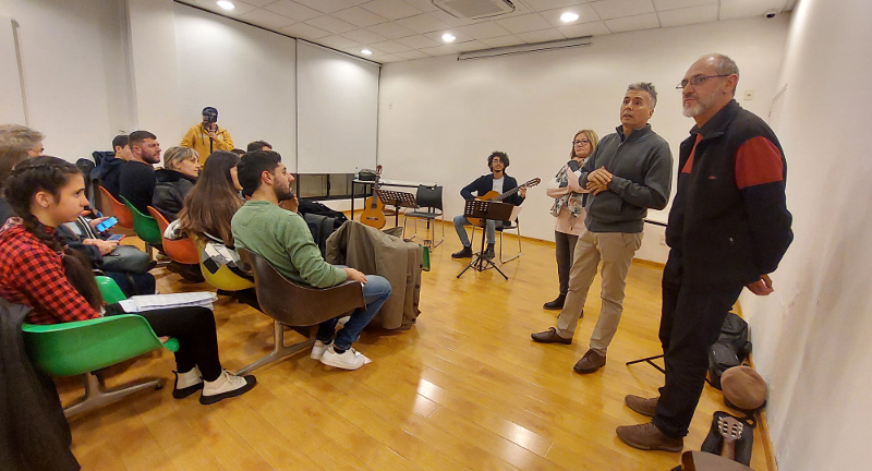 Alumnos de las cátedras de guitarra del Conservatorio Departamental de Música realizaron un recital en el Complejo Cultural Politeama Alumnos de las cátedras de guitarra del Conservatorio Departamental de Música realizaron un recital en el Complejo Cultural Politeama