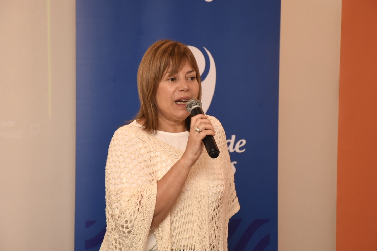 Directora general de desarrollo humano de la Intendencia de Canelones, Gabriela Garrido en el Conversatorio de derecho a la alimentación y seguridad alimentaria de Canelones Directora general de desarrollo humano de la Intendencia de Canelones, Gabriela Garrido en el Conversatorio de derecho a la alimentación y seguridad alimentaria de Canelones